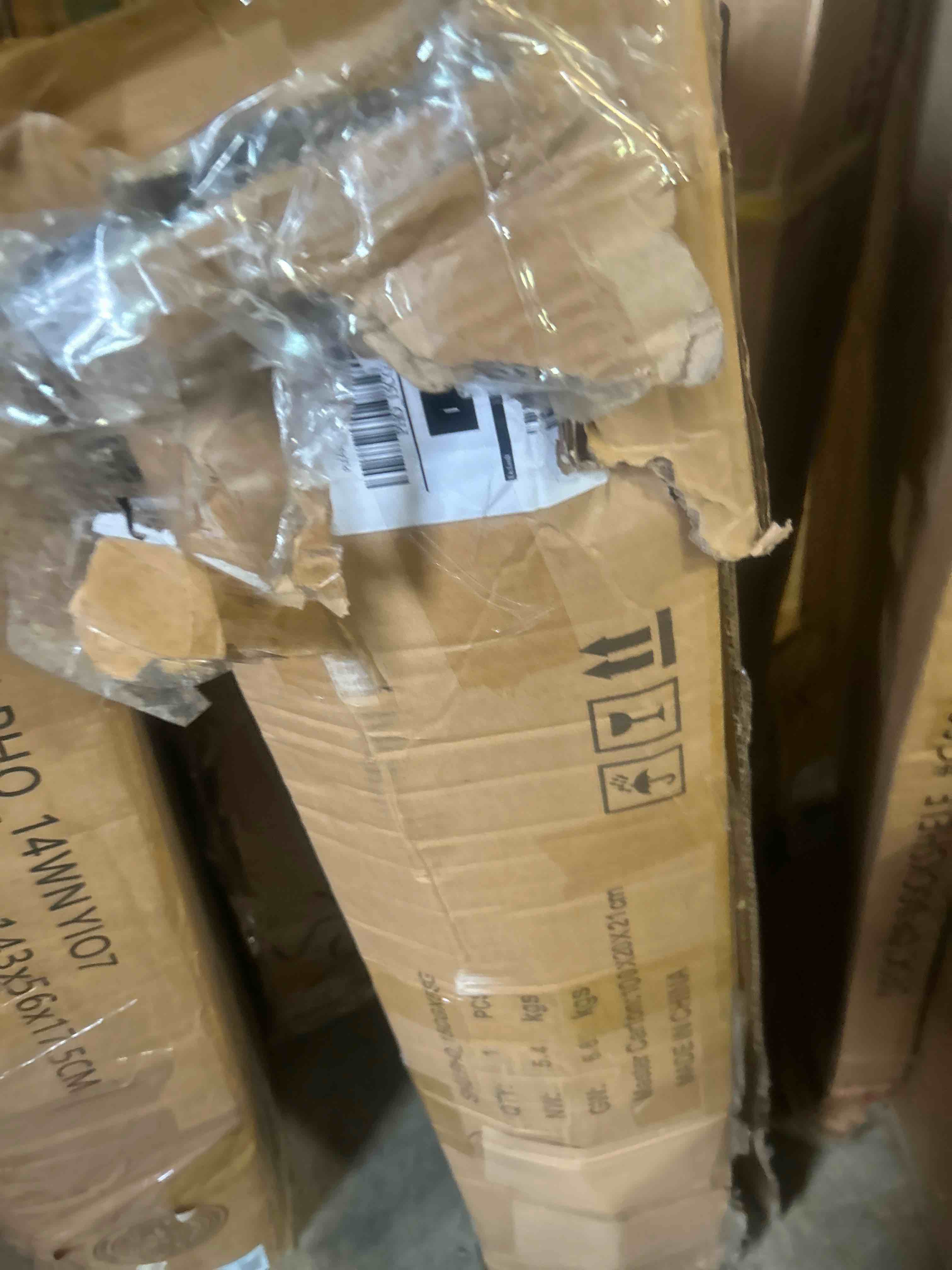 https://s3.amazonaws.com/lotting-images-prod/phillipi/PNK3526966_1754593874292.jpeg