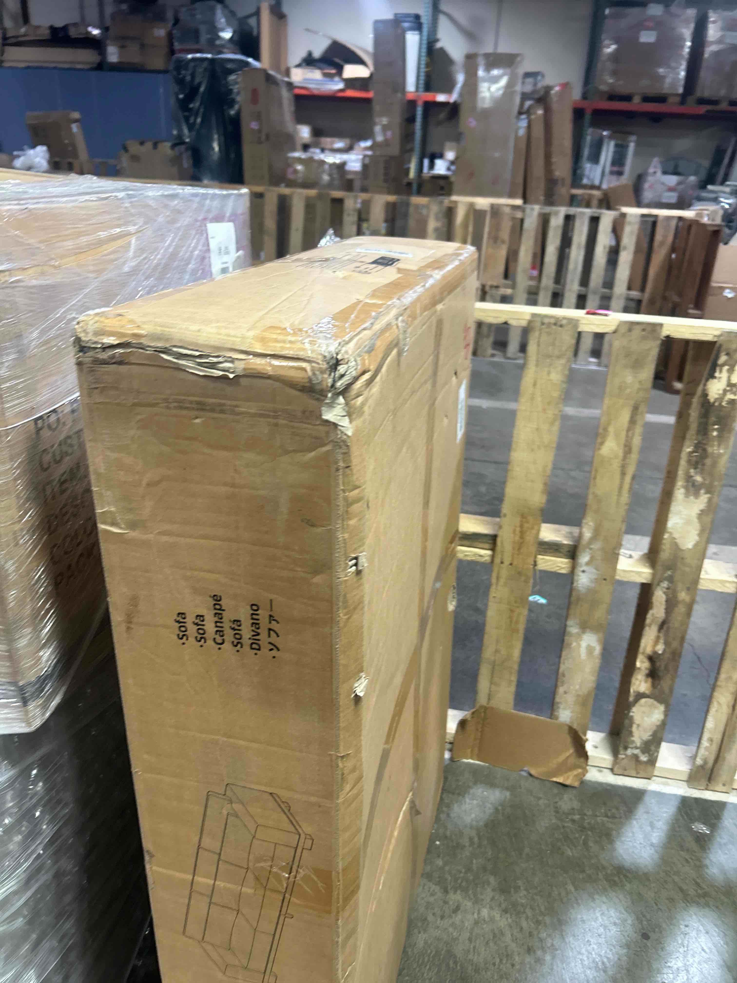 https://s3.amazonaws.com/lotting-images-prod/phillipi/PNK3527057_1754934275599.jpeg