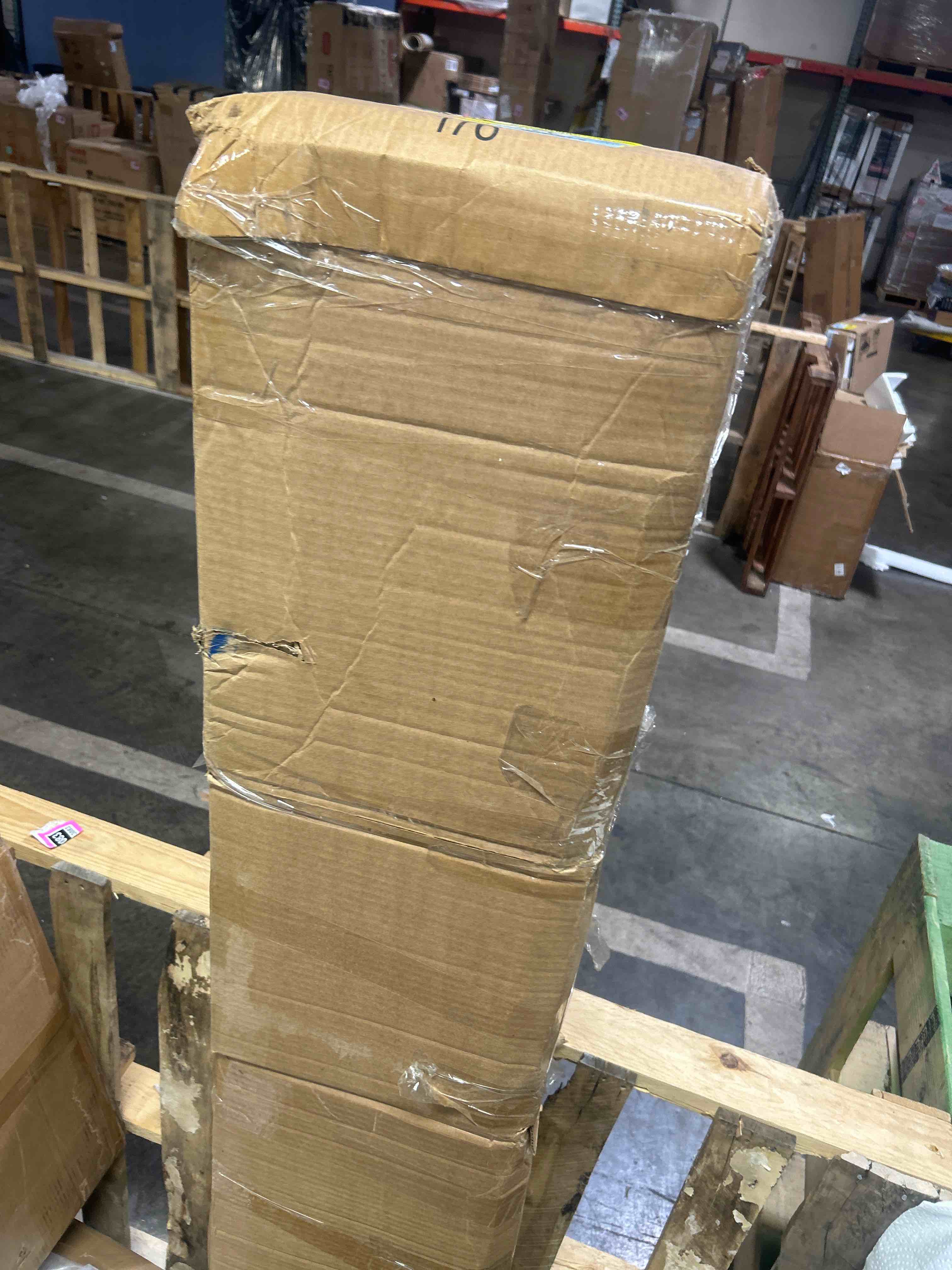https://s3.amazonaws.com/lotting-images-prod/phillipi/PNK3527060_1754934892188.jpeg