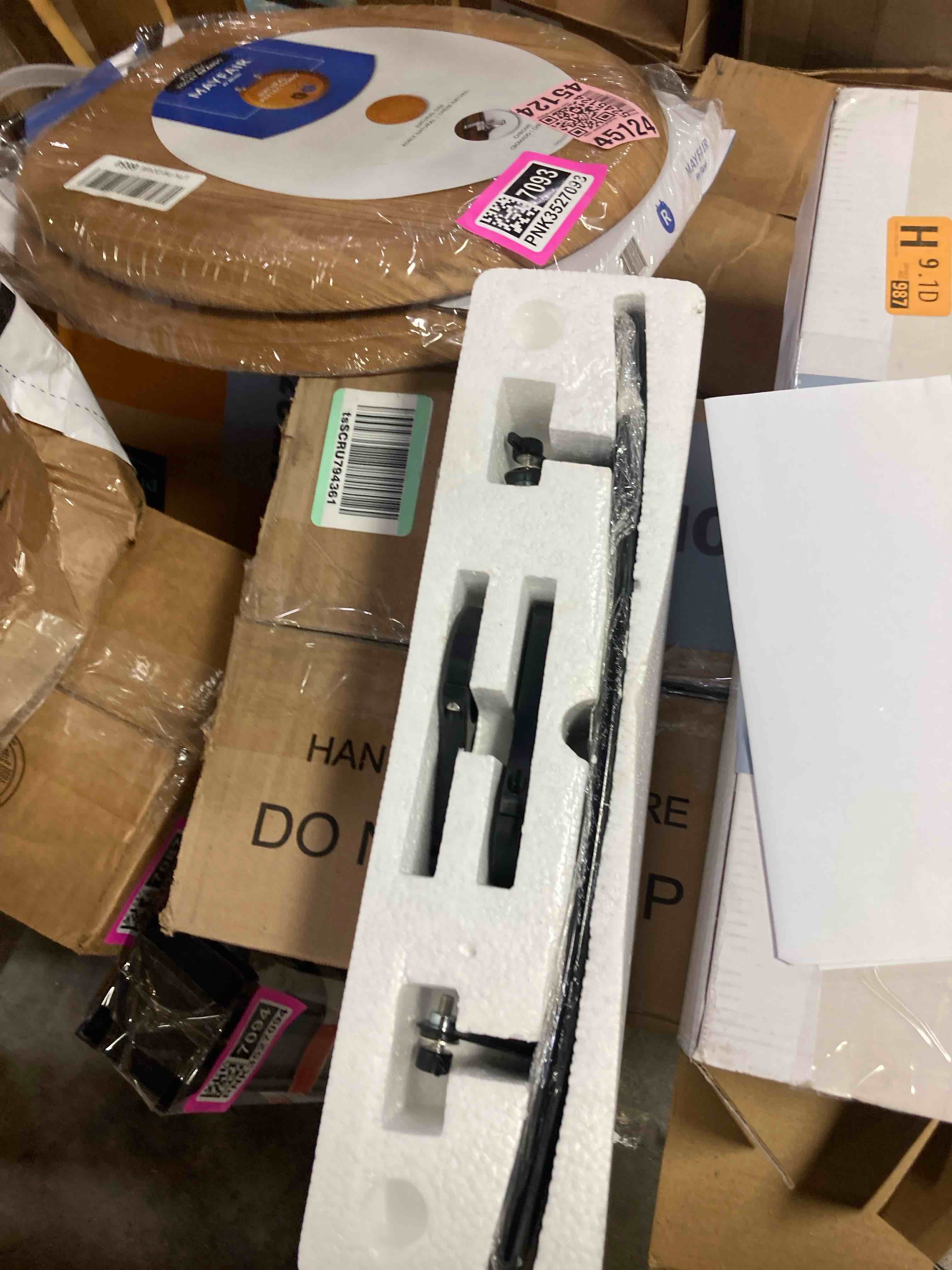 https://s3.amazonaws.com/lotting-images-prod/phillipi/PNK3527096_1755100444456.jpeg