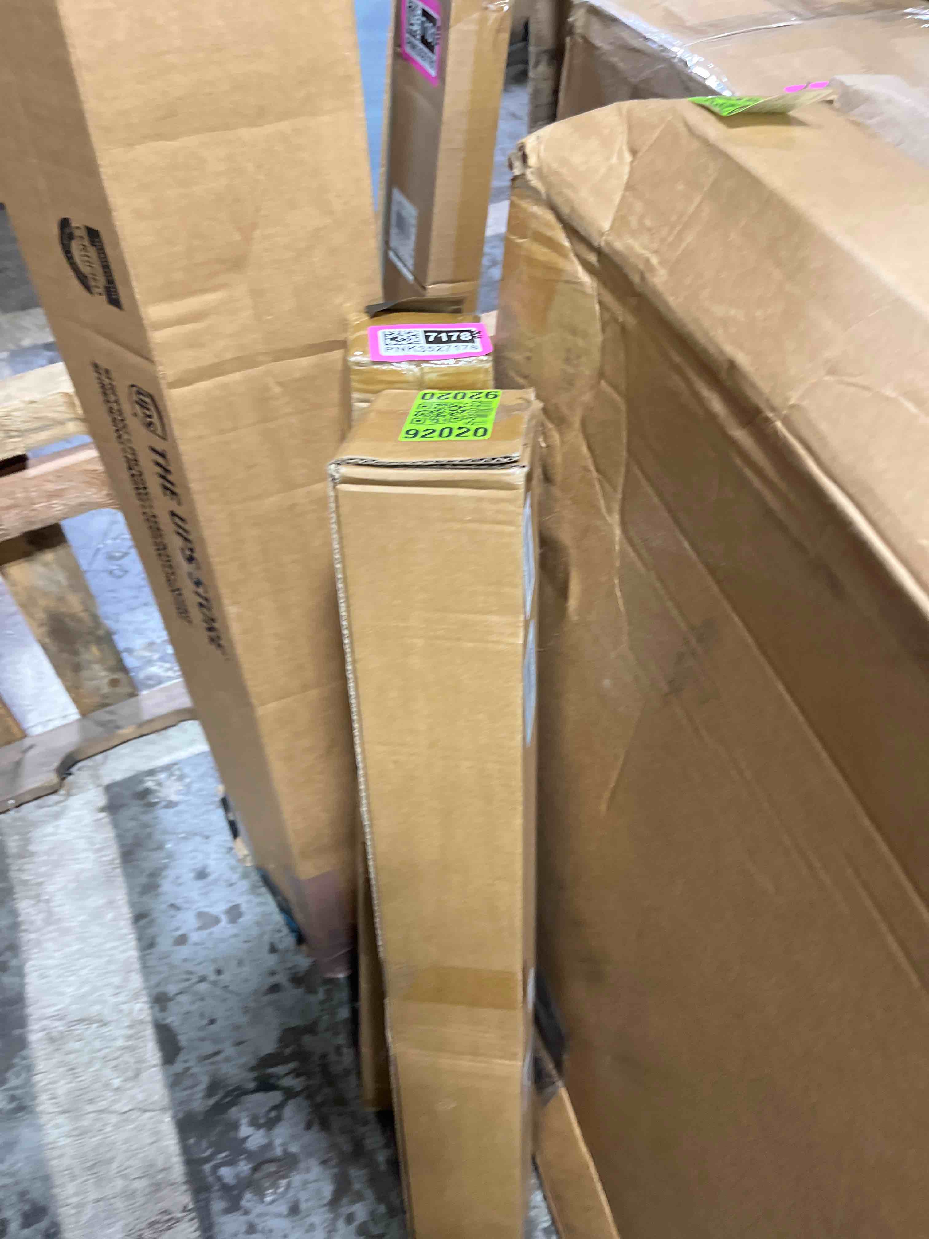 https://s3.amazonaws.com/lotting-images-prod/phillipi/PNK3527177_1755187727168.jpeg