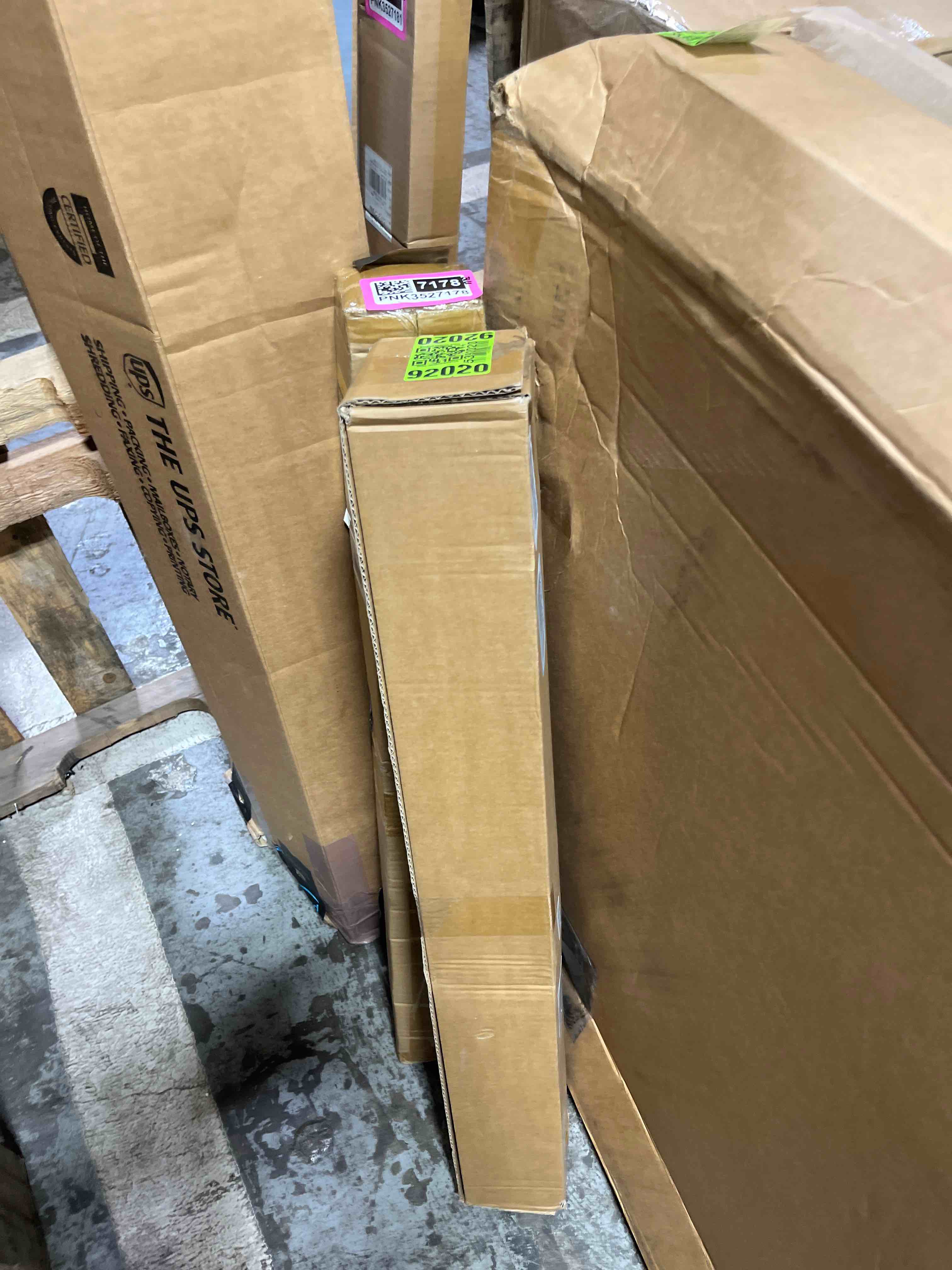 https://s3.amazonaws.com/lotting-images-prod/phillipi/PNK3527177_1755187728404.jpeg