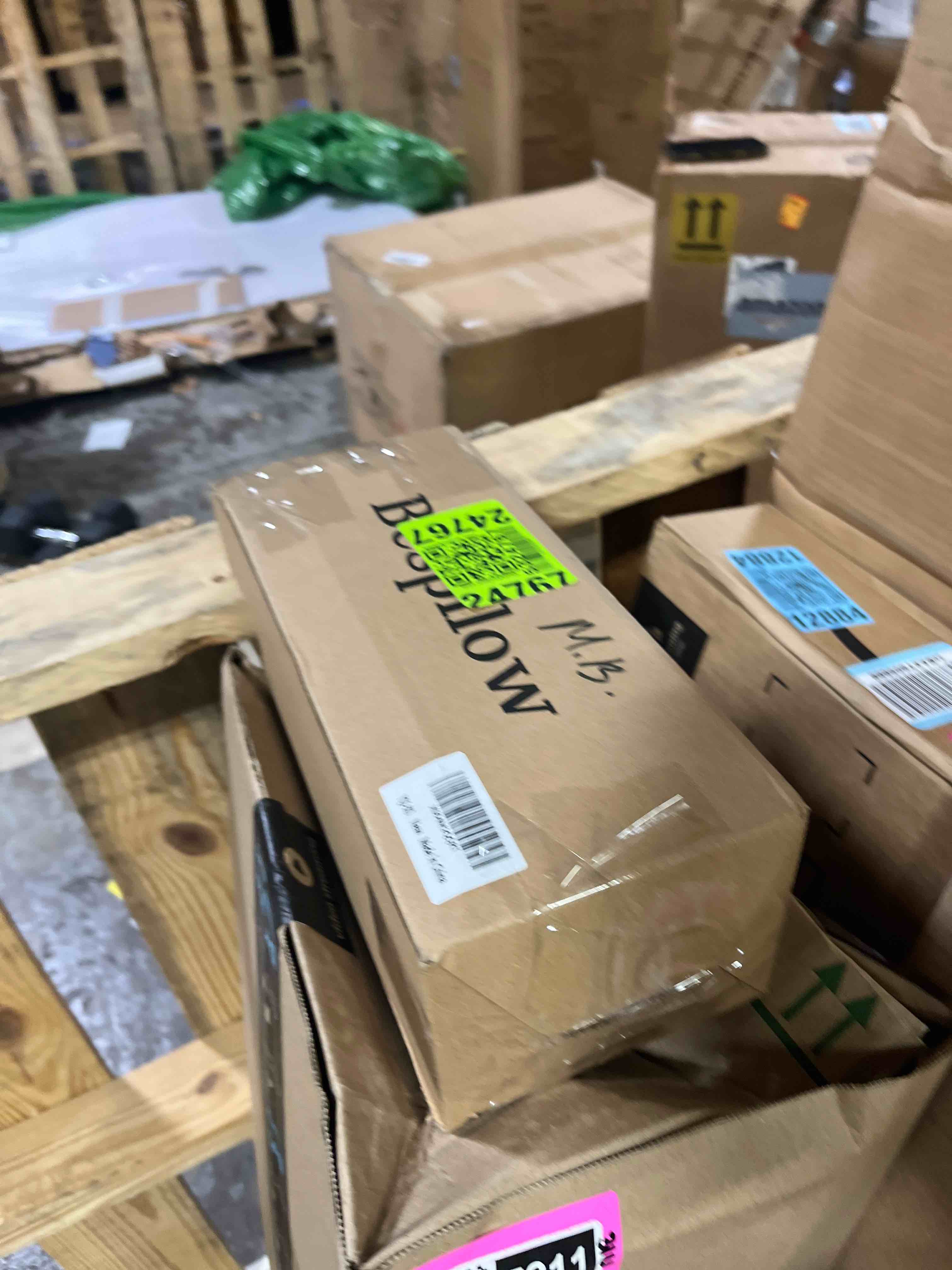 https://s3.amazonaws.com/lotting-images-prod/phillipi/PNK3527210_1755183208978.jpeg