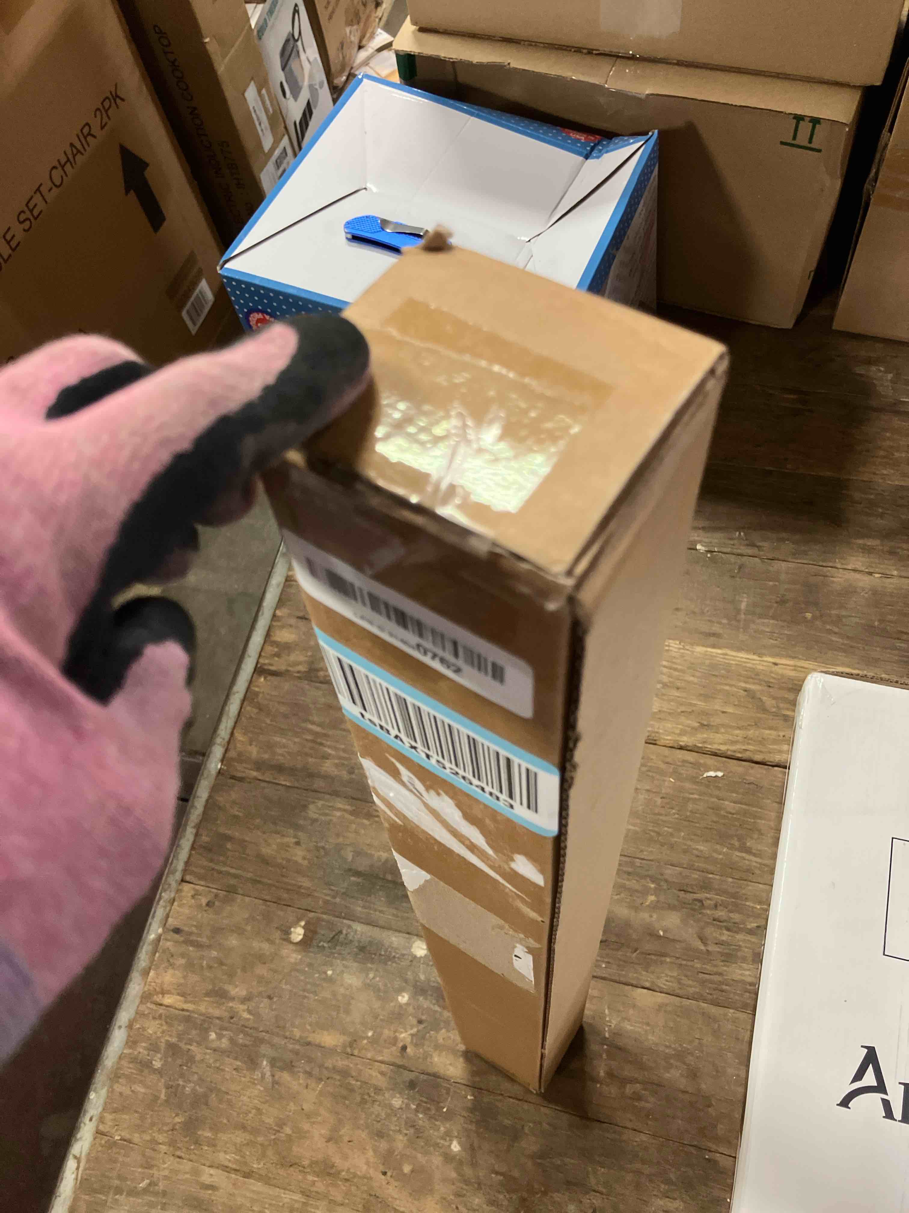 https://s3.amazonaws.com/lotting-images-prod/phillipi/PNK3527263_1755263713144.jpeg