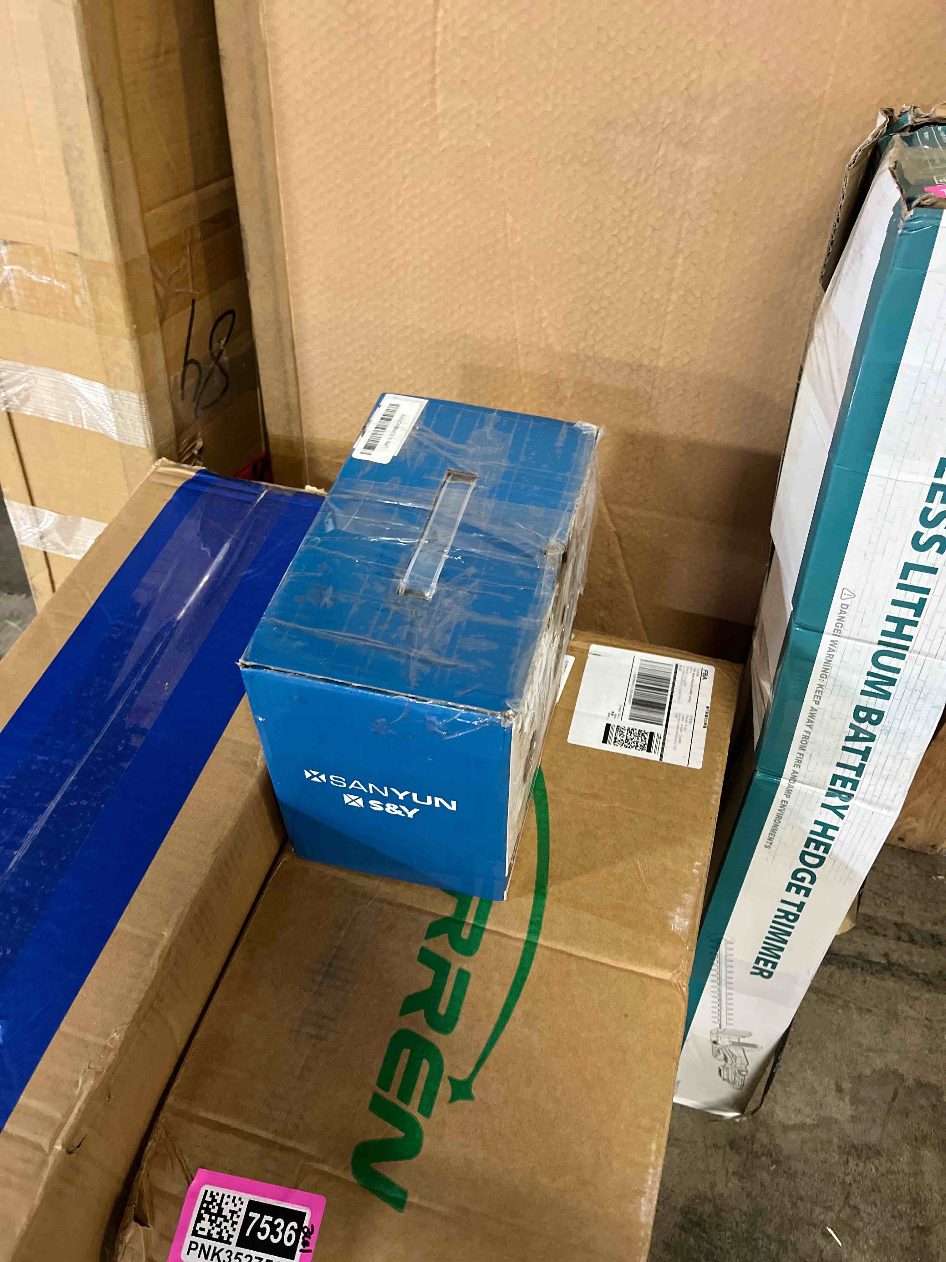 https://s3.amazonaws.com/lotting-images-prod/phillipi/PNK3527534_1755799649927.jpeg