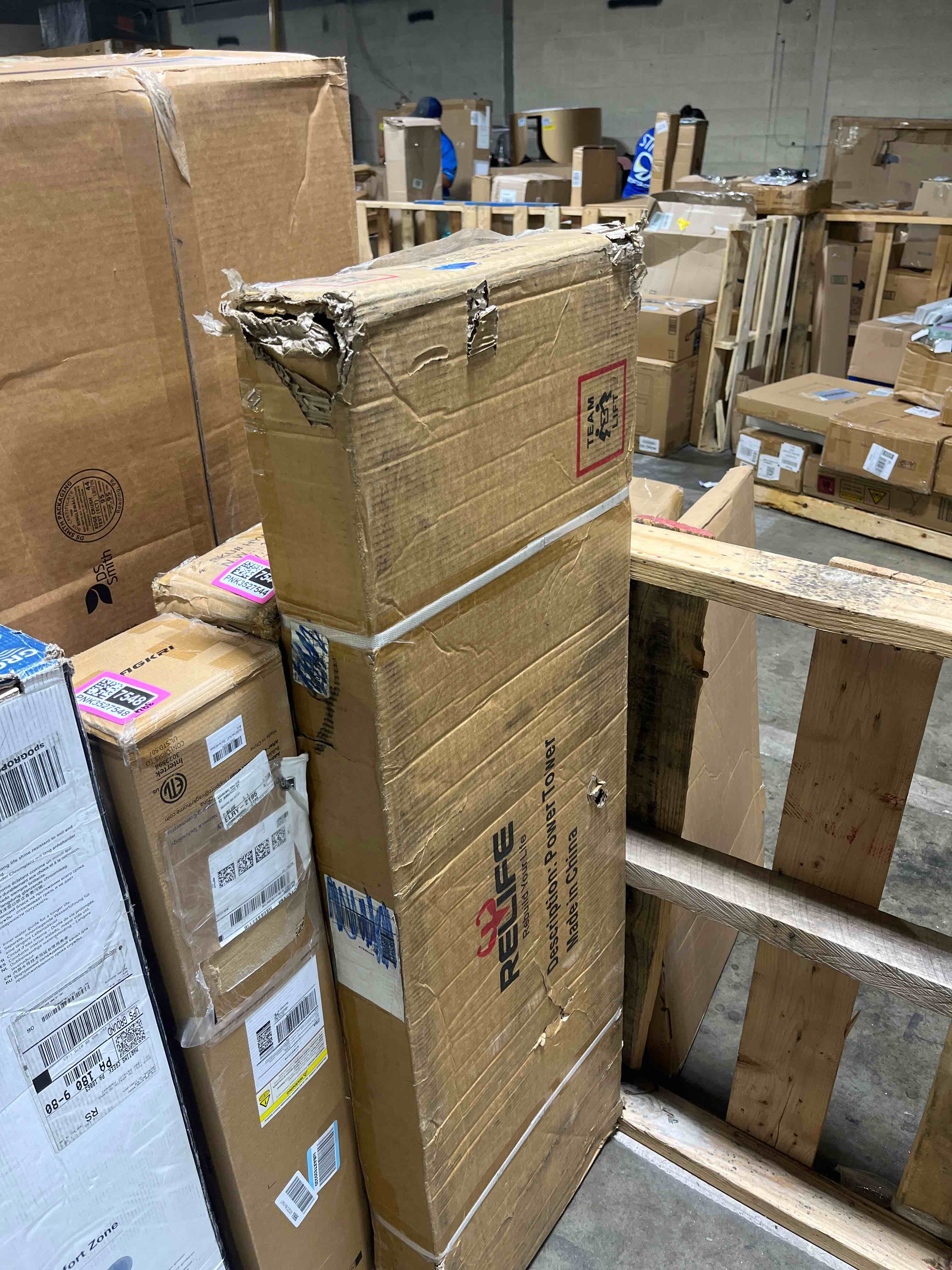 https://s3.amazonaws.com/lotting-images-prod/phillipi/PNK3527550_1756397688907.jpeg