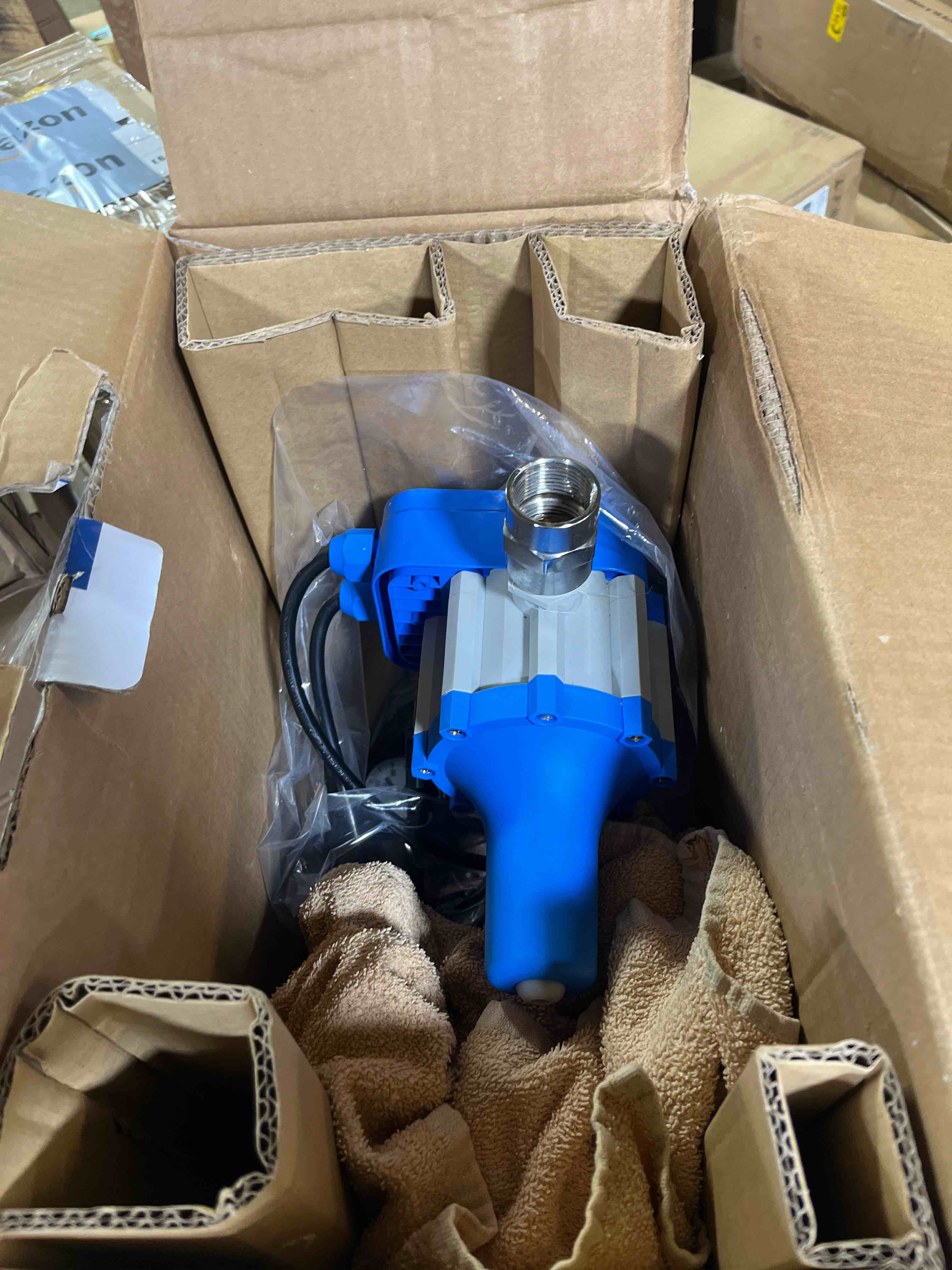 https://s3.amazonaws.com/lotting-images-prod/phillipi/PNK3527558_1756398370028.jpeg