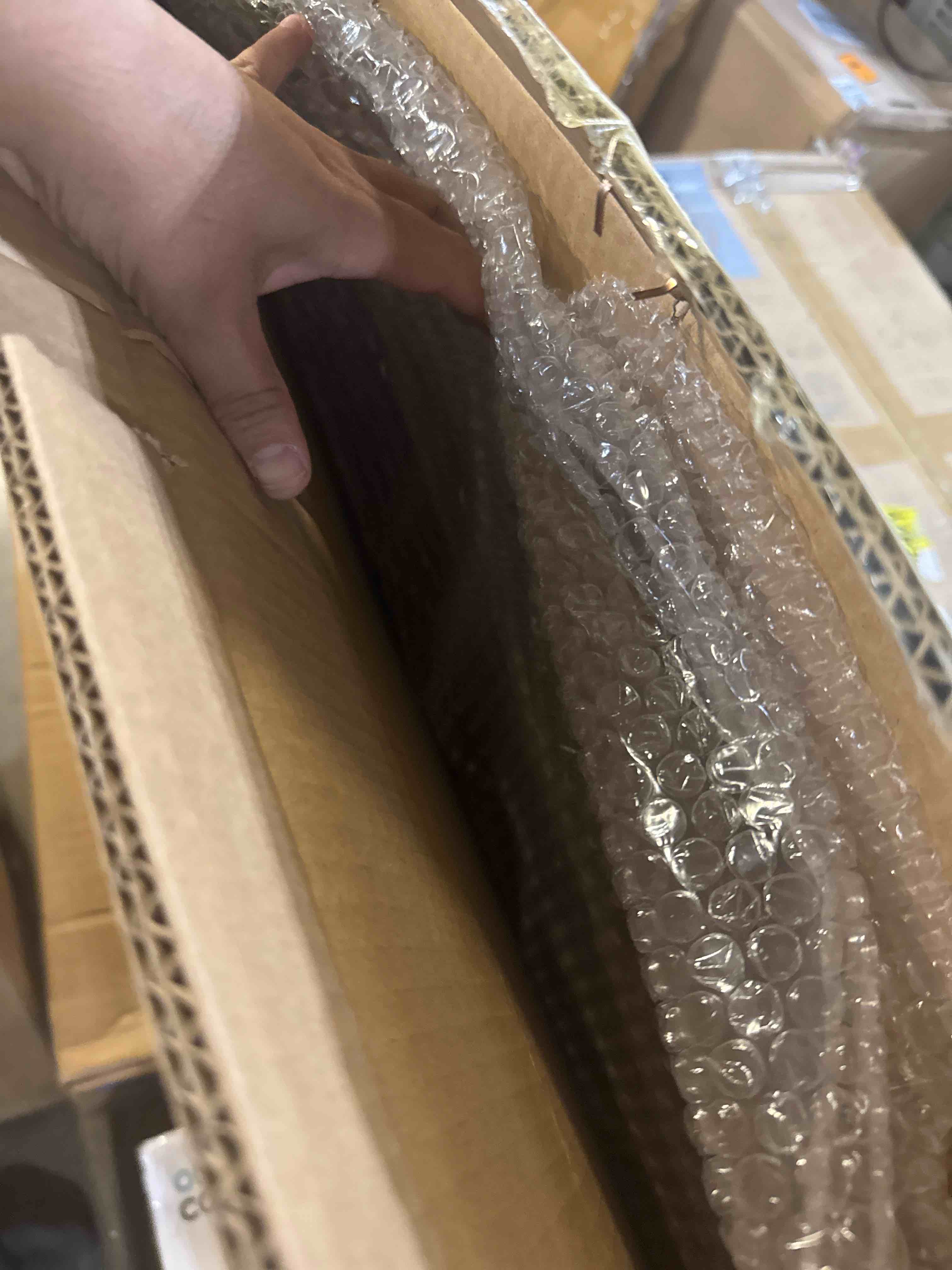 https://s3.amazonaws.com/lotting-images-prod/phillipi/PNK3527818_1756837388492.jpeg