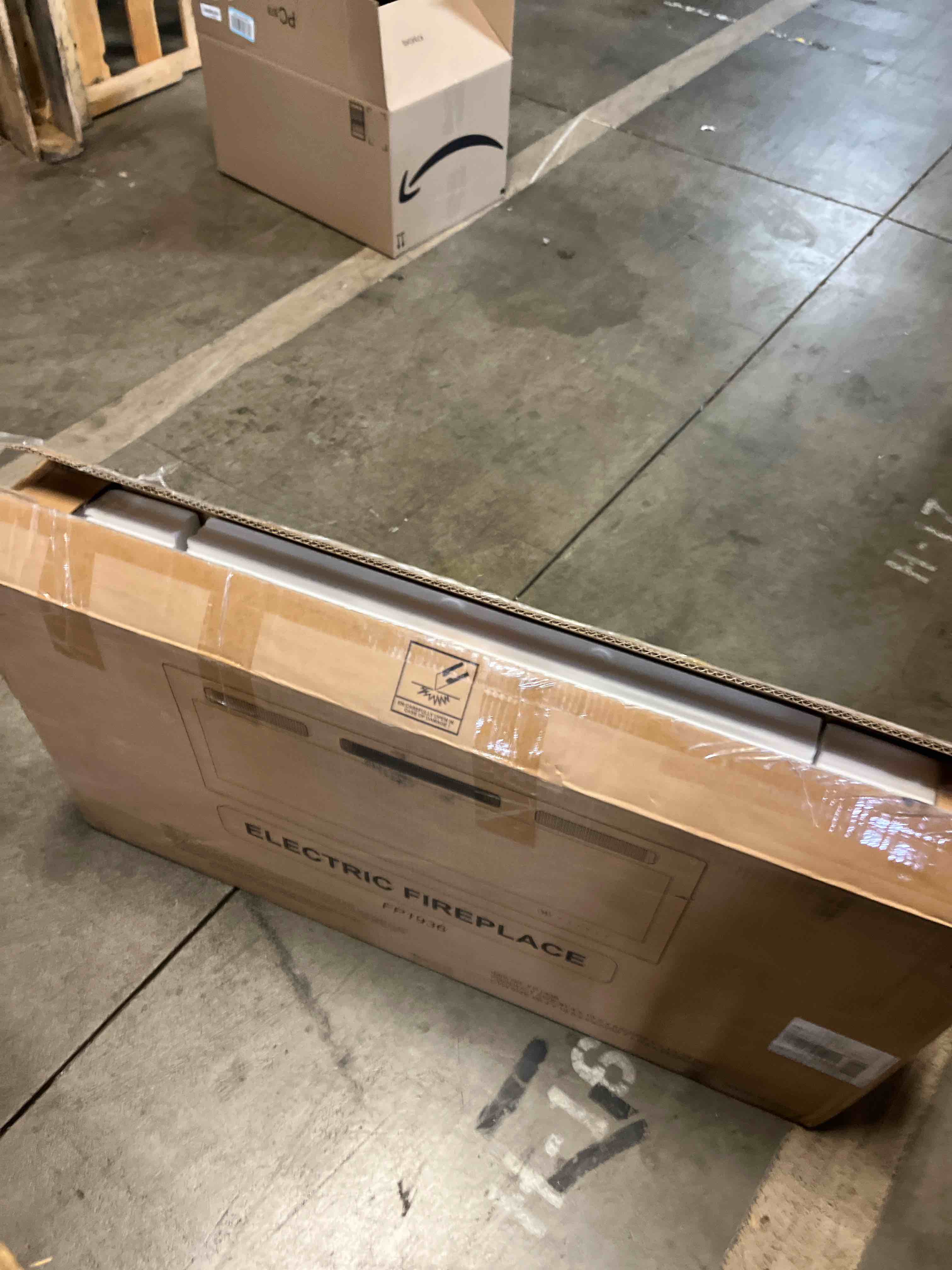 https://s3.amazonaws.com/lotting-images-prod/phillipi/PNK3527952_1756922112933.jpeg