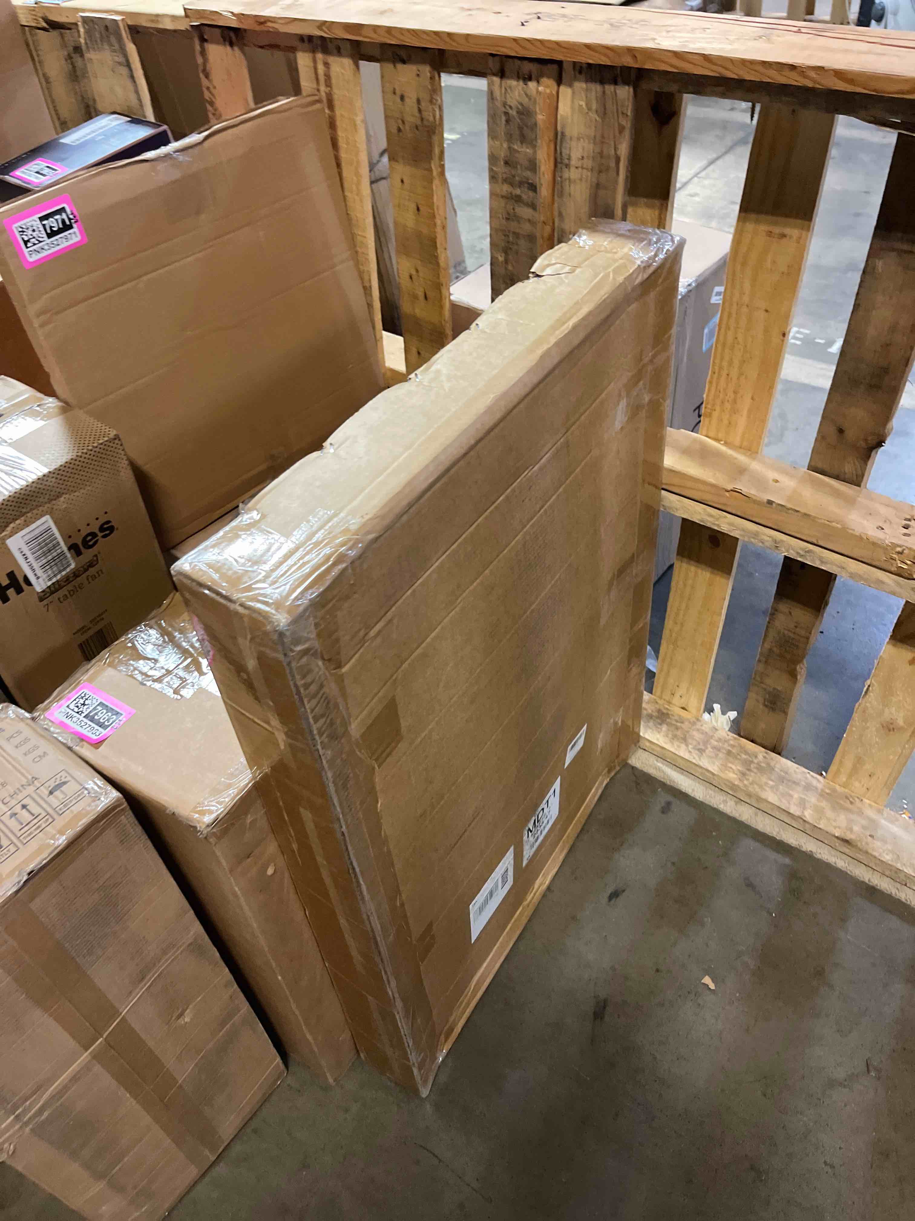 https://s3.amazonaws.com/lotting-images-prod/phillipi/PNK3527961_1756920941356.jpeg