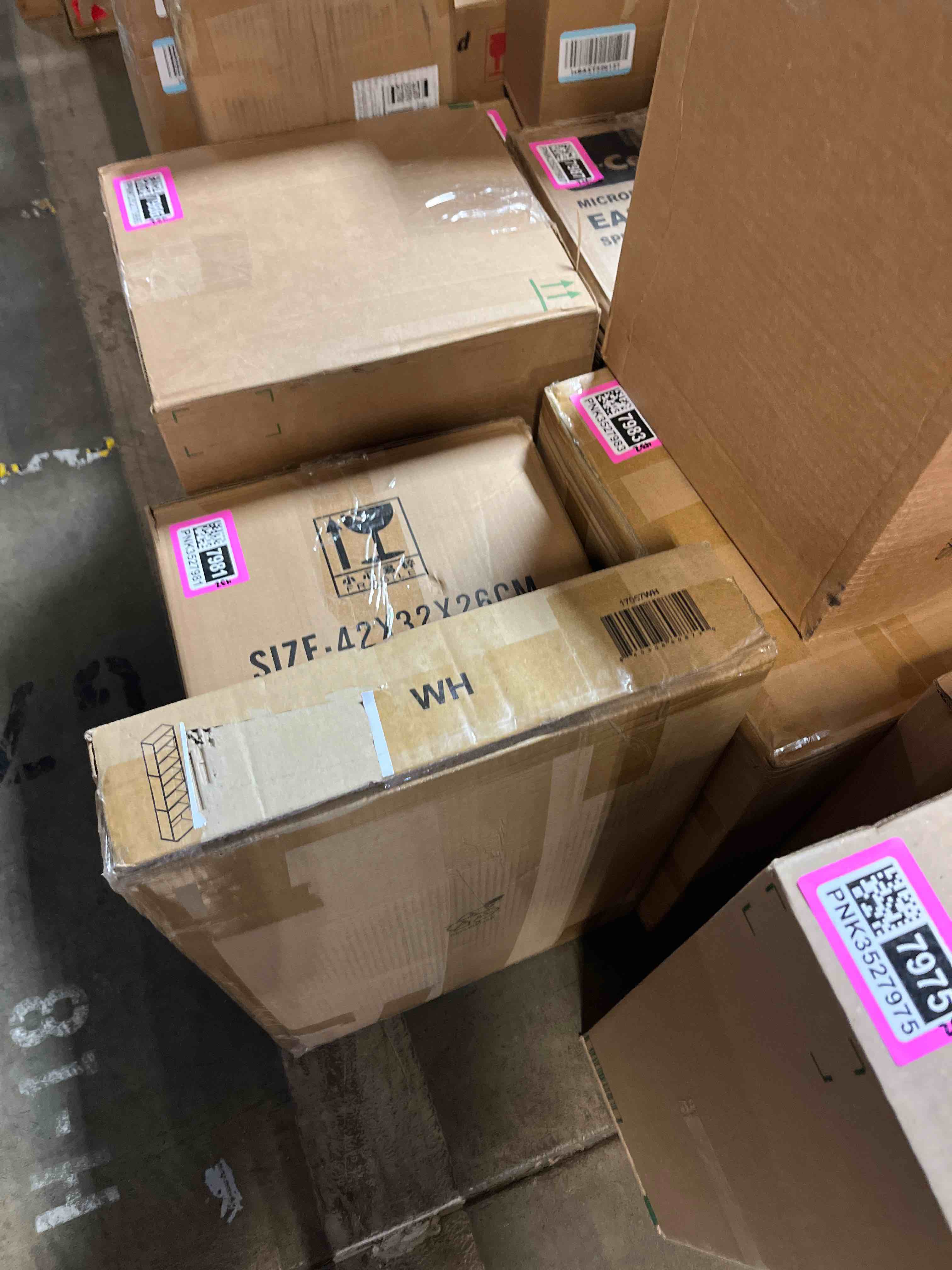 https://s3.amazonaws.com/lotting-images-prod/phillipi/PNK3527974_1756917965910.jpeg