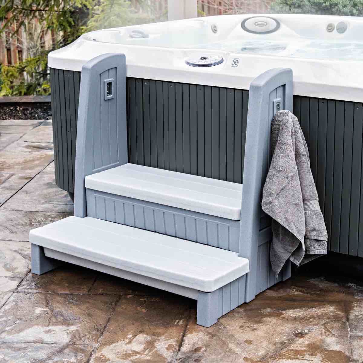 Hot Tub Collection Step2 25'' D Slip Resistant Hot Tub Step