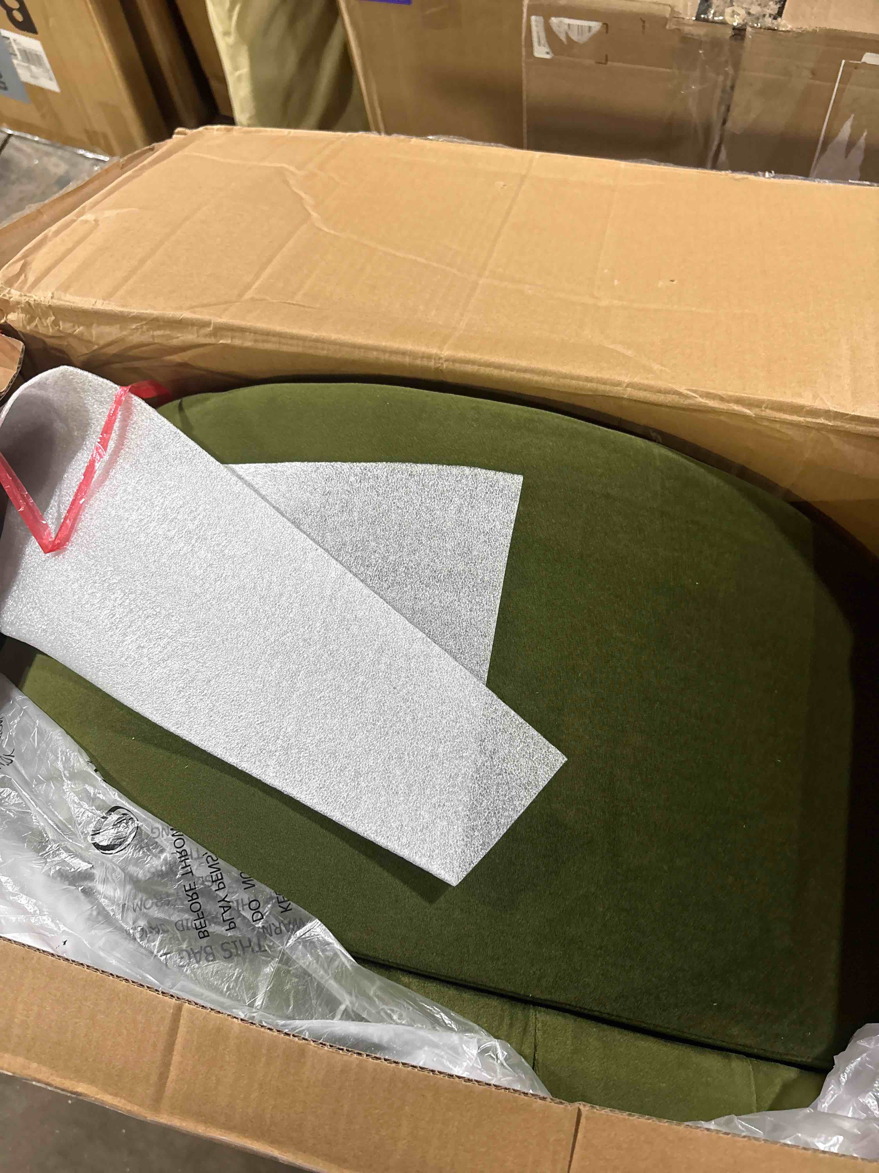 https://s3.amazonaws.com/lotting-images-prod/phillipi/PNK3528042_1757597529409.jpeg