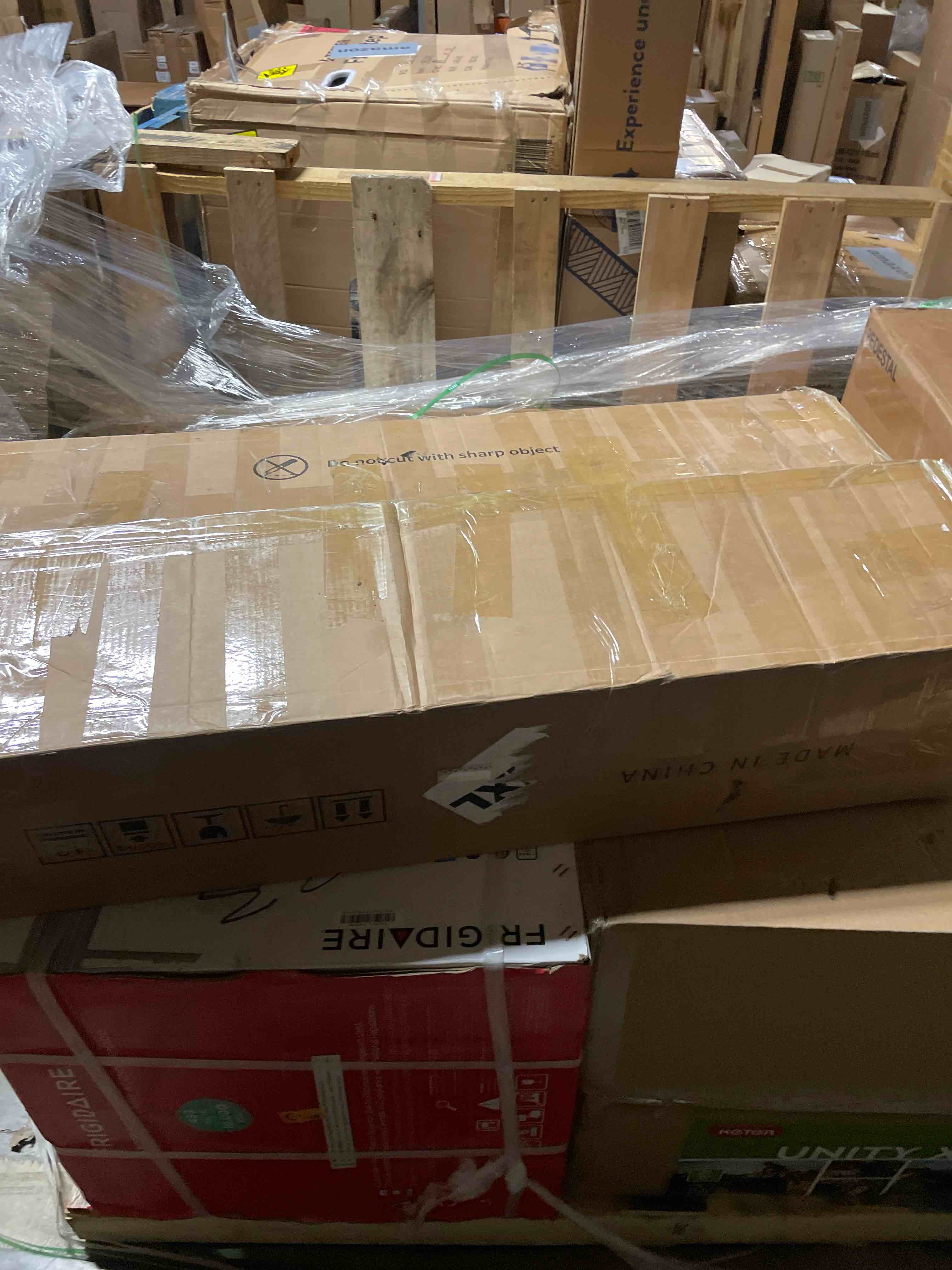 https://s3.amazonaws.com/lotting-images-prod/phillipi/PNK3528140_1757165587407.jpeg