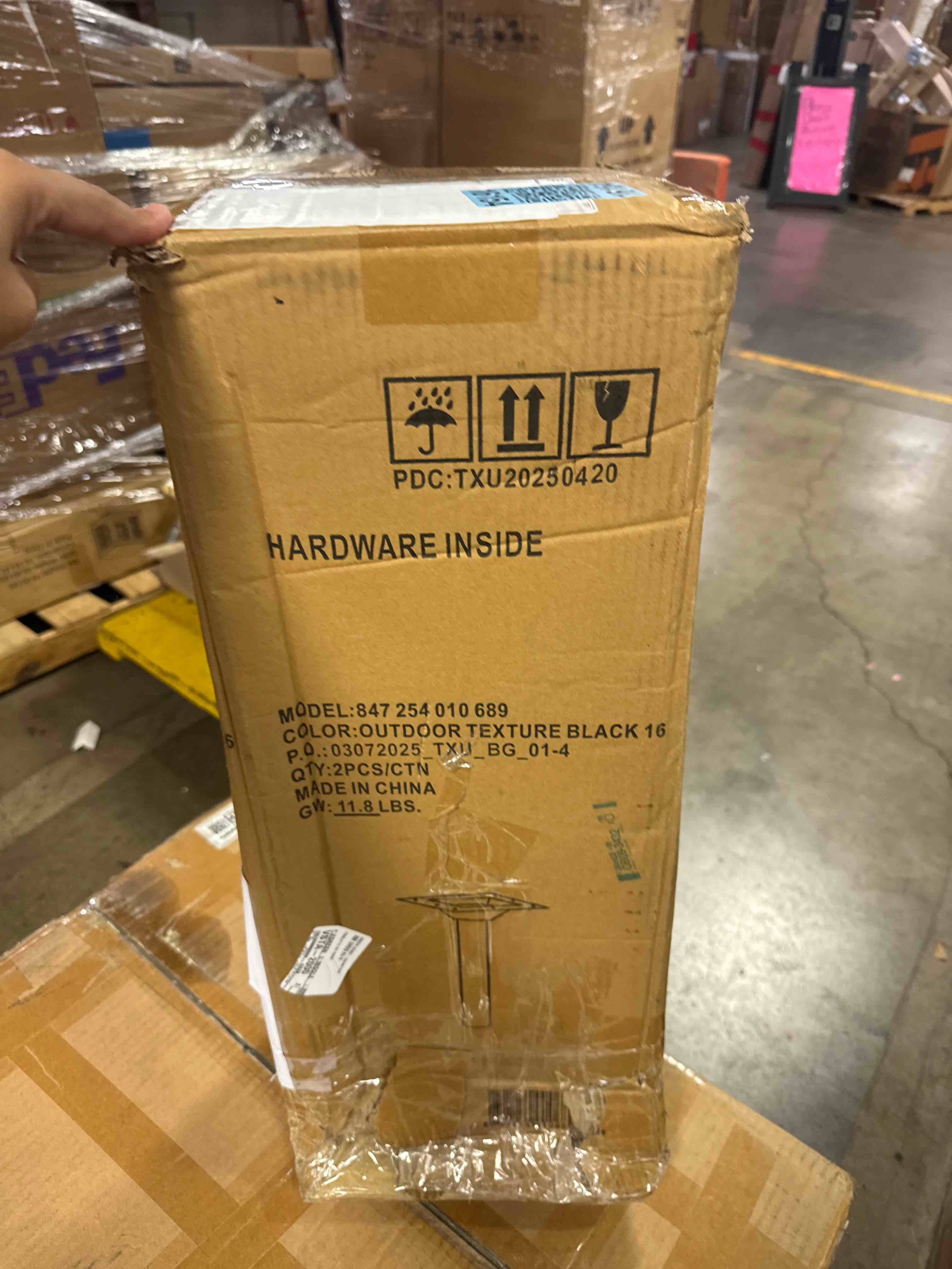 https://s3.amazonaws.com/lotting-images-prod/phillipi/PNK3528197_1757429931276.jpeg