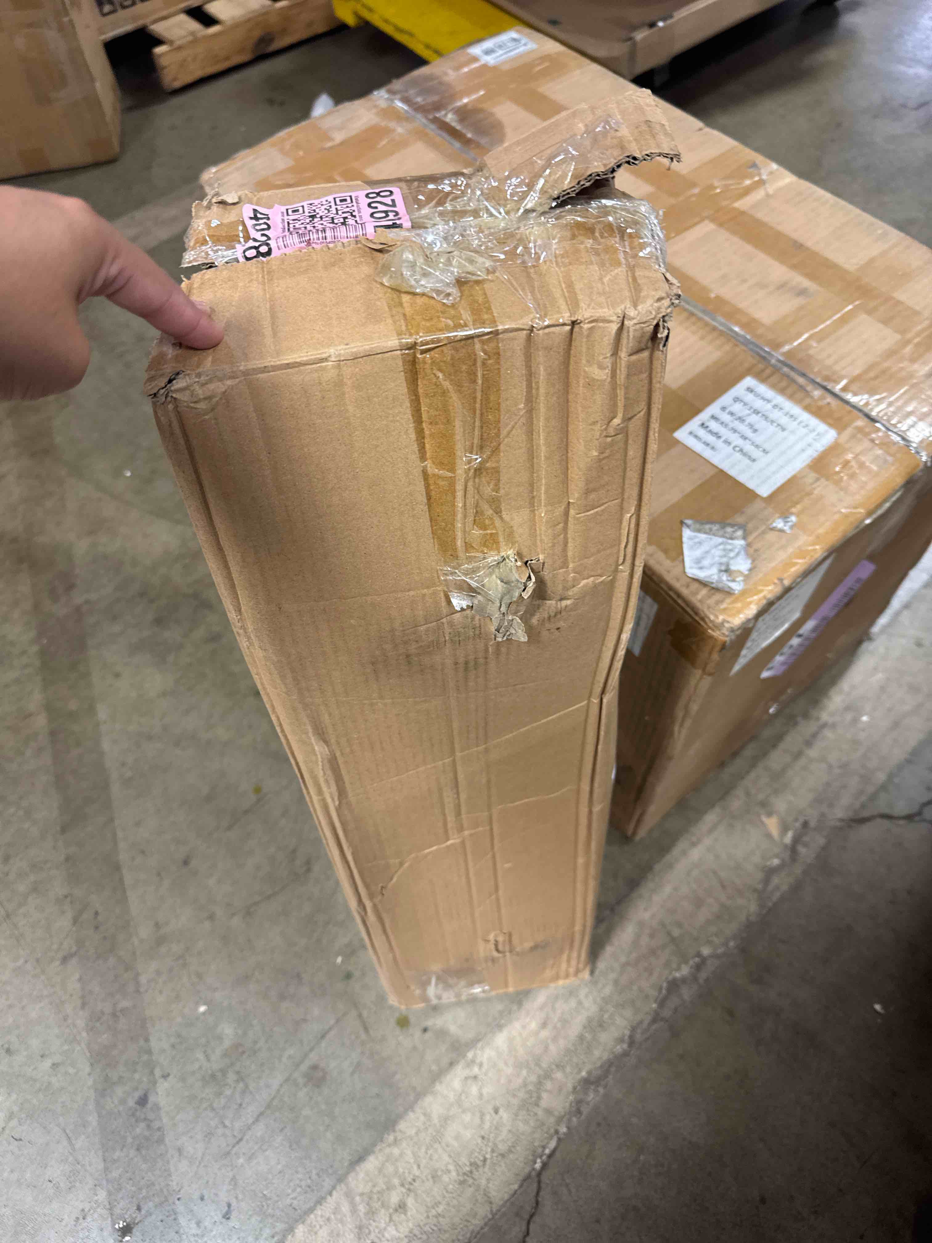 https://s3.amazonaws.com/lotting-images-prod/phillipi/PNK3528198_1757430032794.jpeg