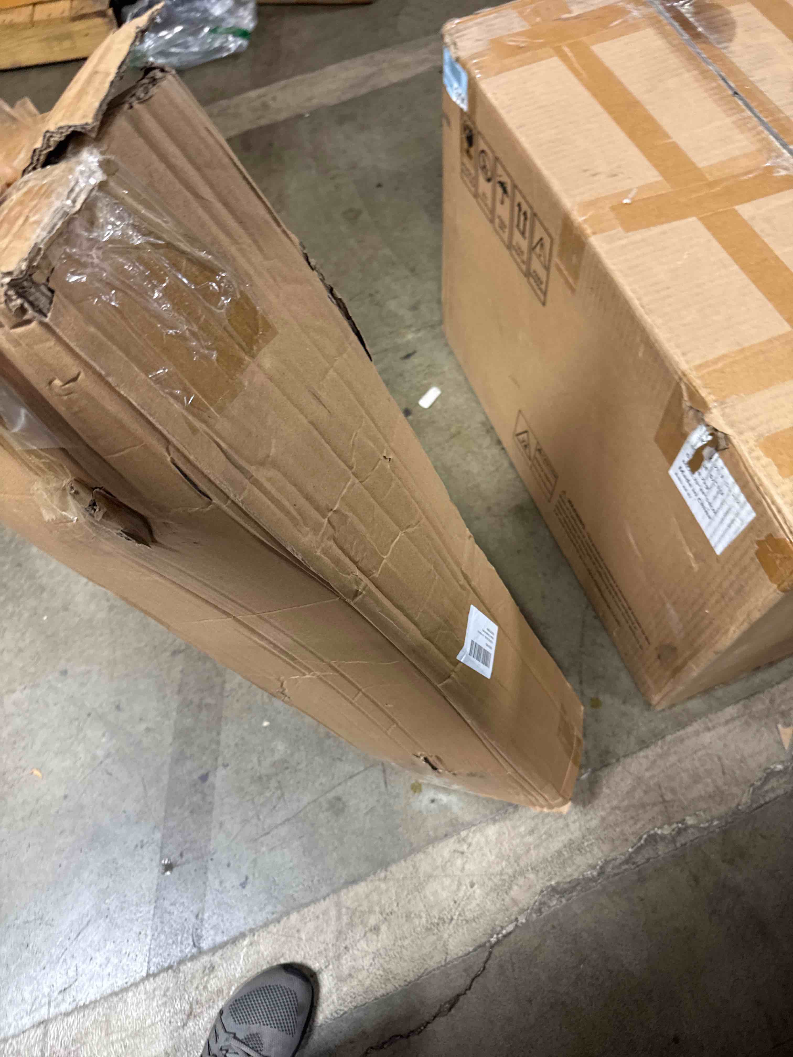 https://s3.amazonaws.com/lotting-images-prod/phillipi/PNK3528198_1757430033879.jpeg