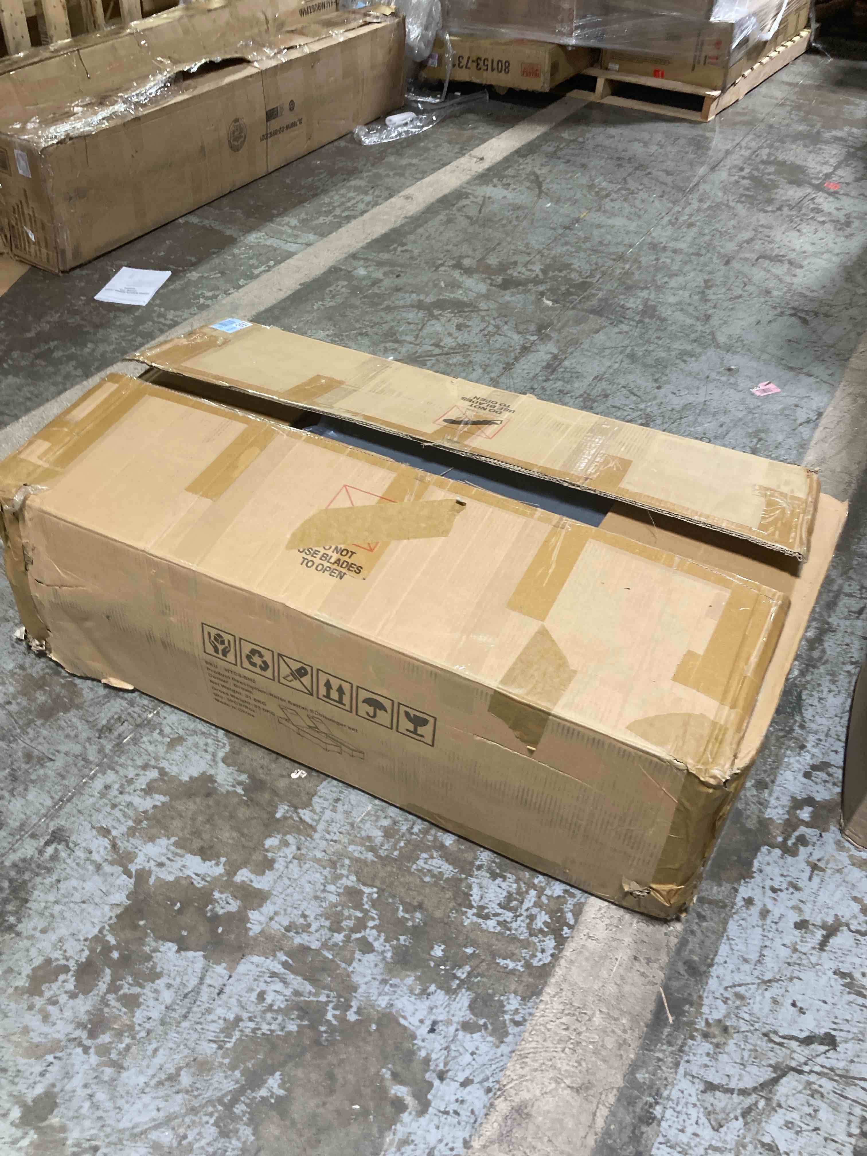 https://s3.amazonaws.com/lotting-images-prod/phillipi/PNK3528460_1758562890676.jpeg