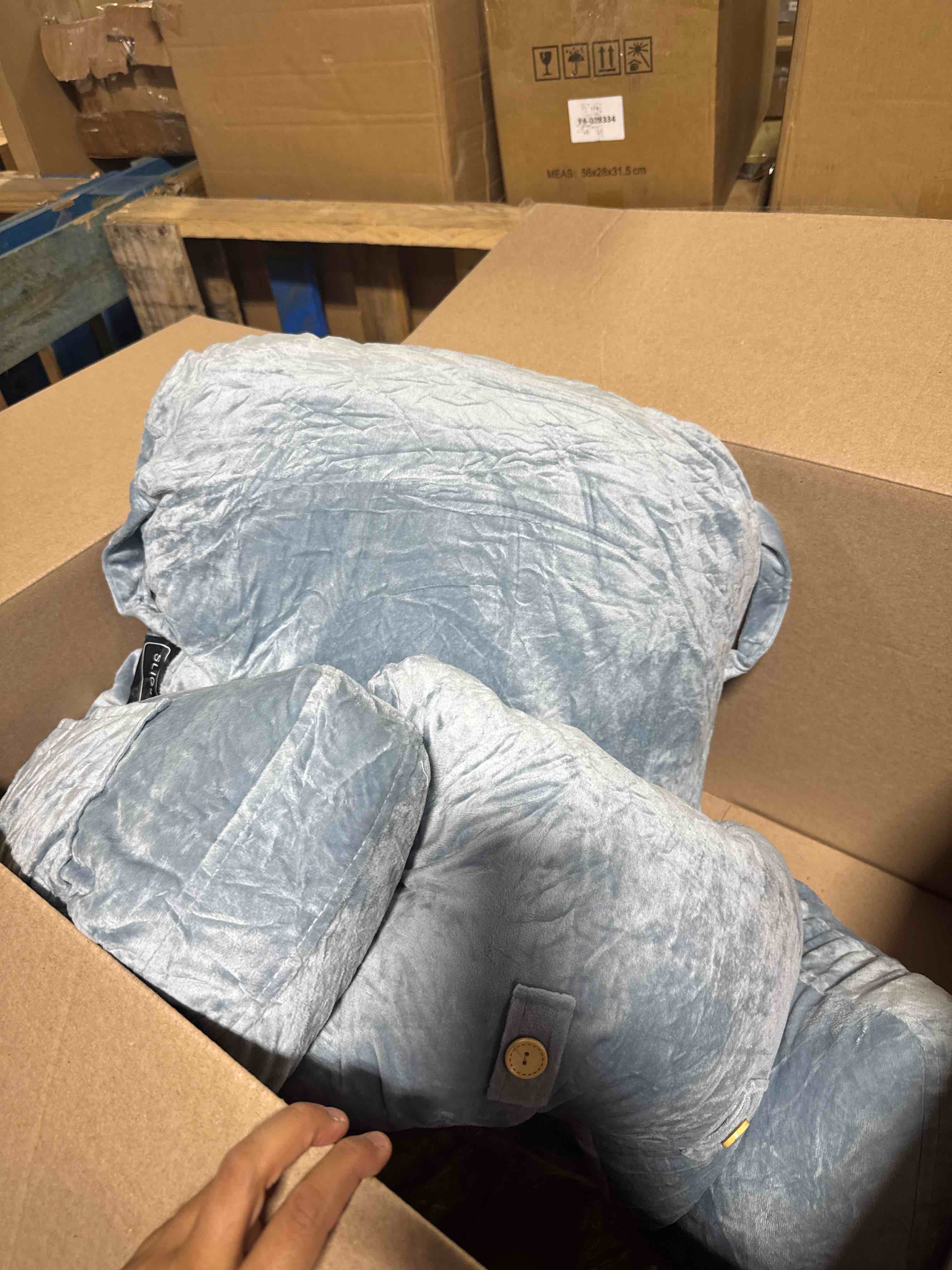 https://s3.amazonaws.com/lotting-images-prod/phillipi/PNK3528582_1758632135415.jpeg