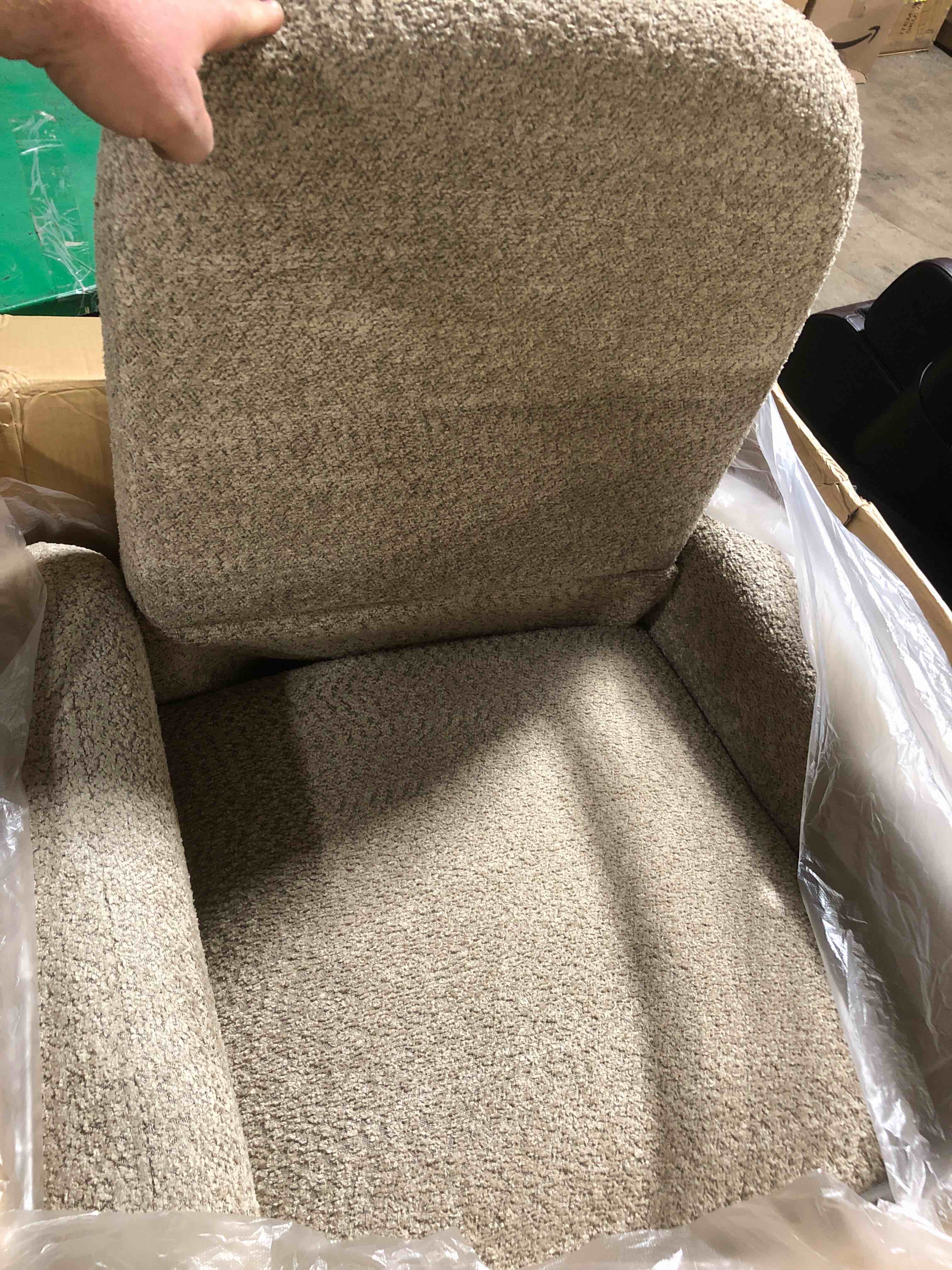 https://s3.amazonaws.com/lotting-images-prod/phillipi/PNK3528710_1758658501095.jpeg