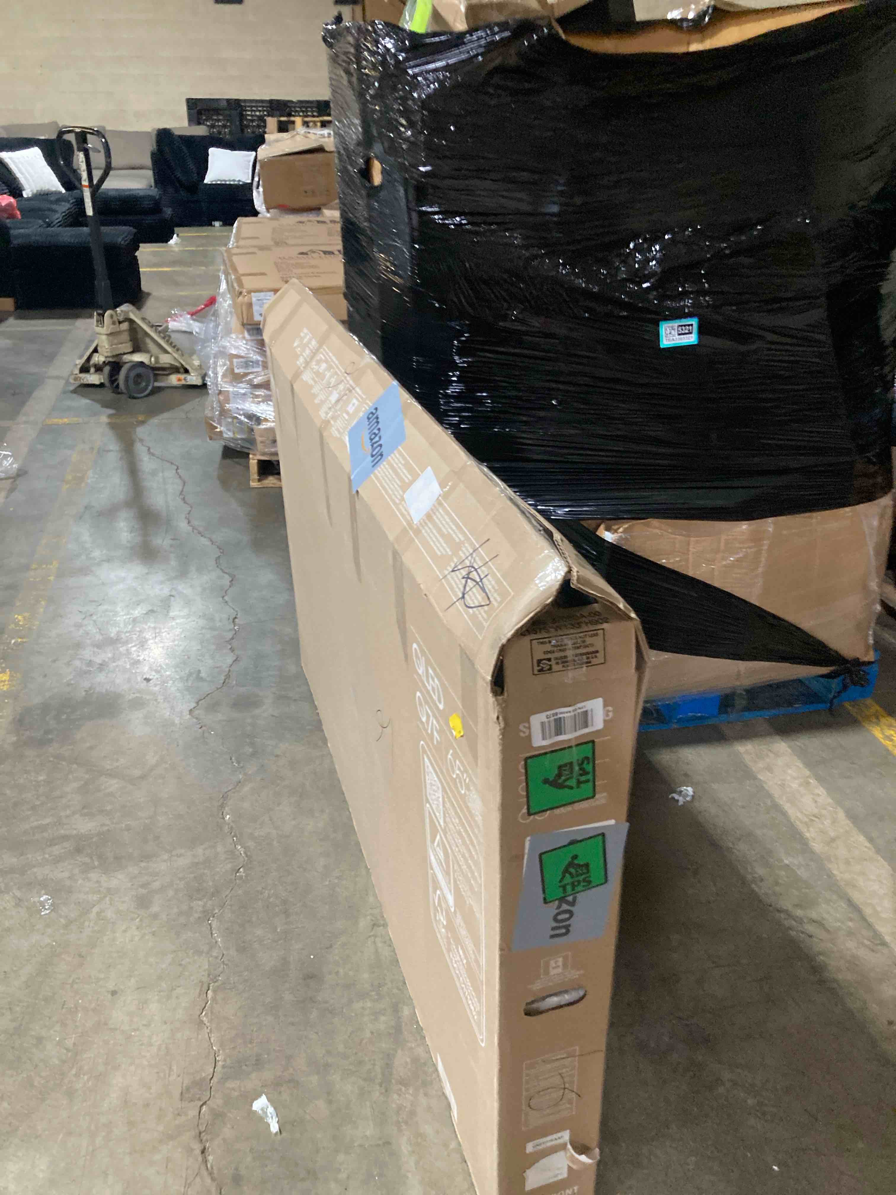 https://s3.amazonaws.com/lotting-images-prod/phillipi/PNK3528735_1758901244325.jpeg