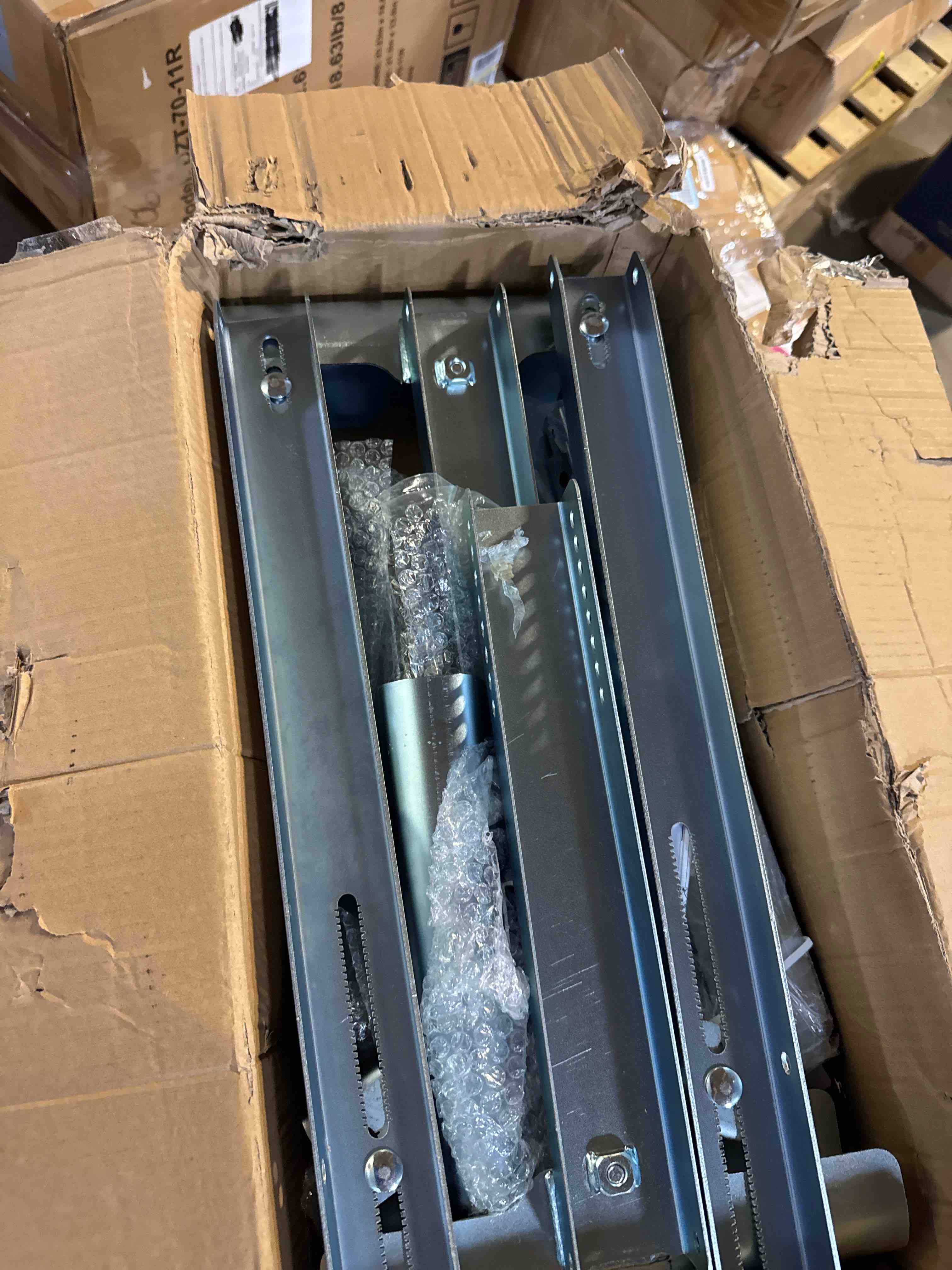 https://s3.amazonaws.com/lotting-images-prod/phillipi/PNK3528788_1759162878166.jpeg