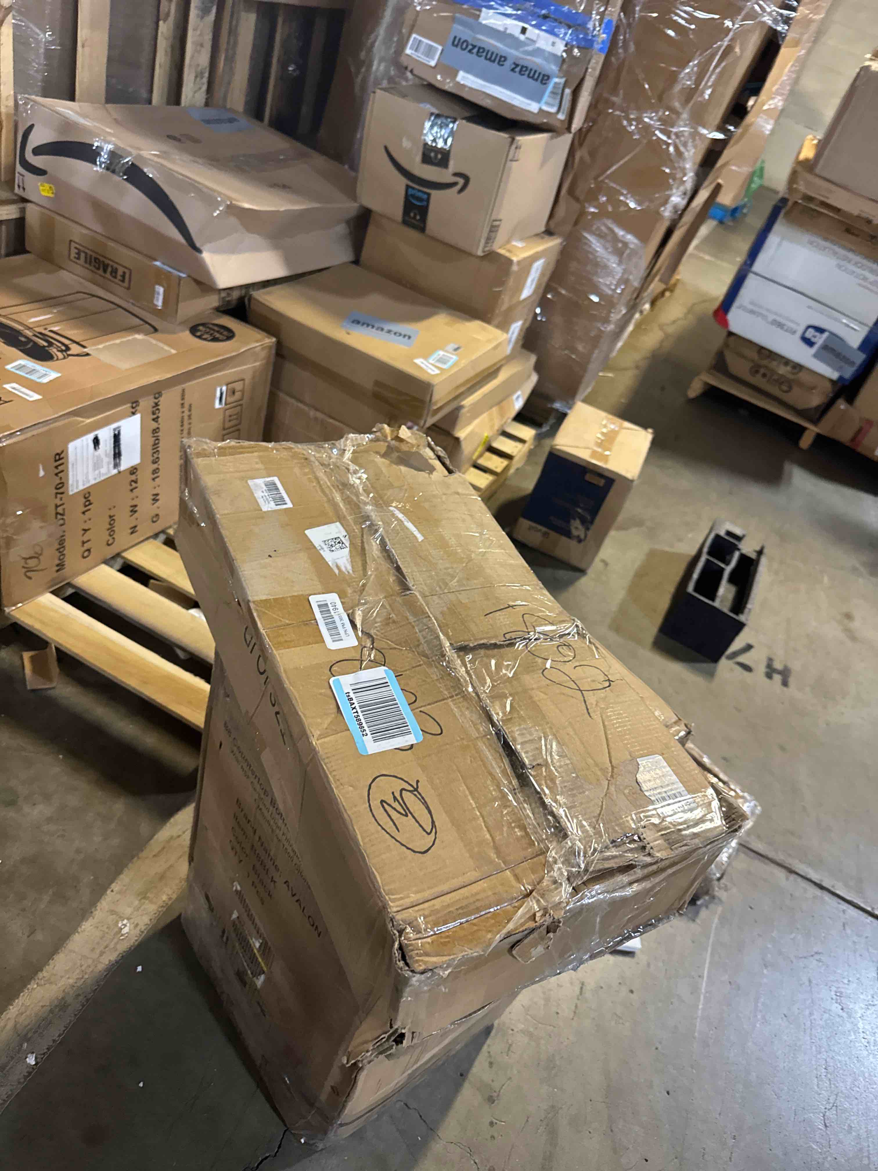 https://s3.amazonaws.com/lotting-images-prod/phillipi/PNK3528788_1759162892257.jpeg