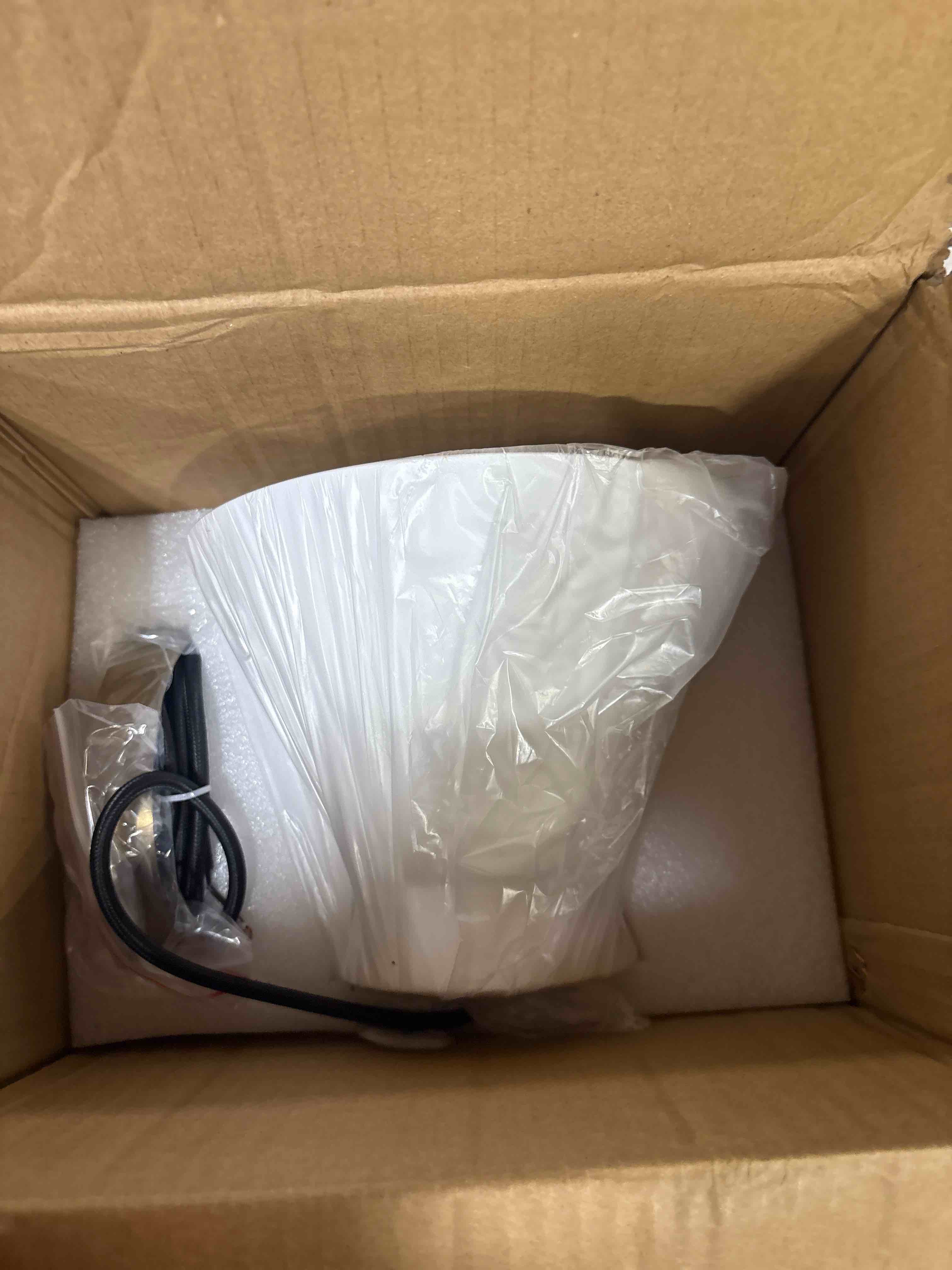 https://s3.amazonaws.com/lotting-images-prod/phillipi/PNK3528980_1760459412733.jpeg