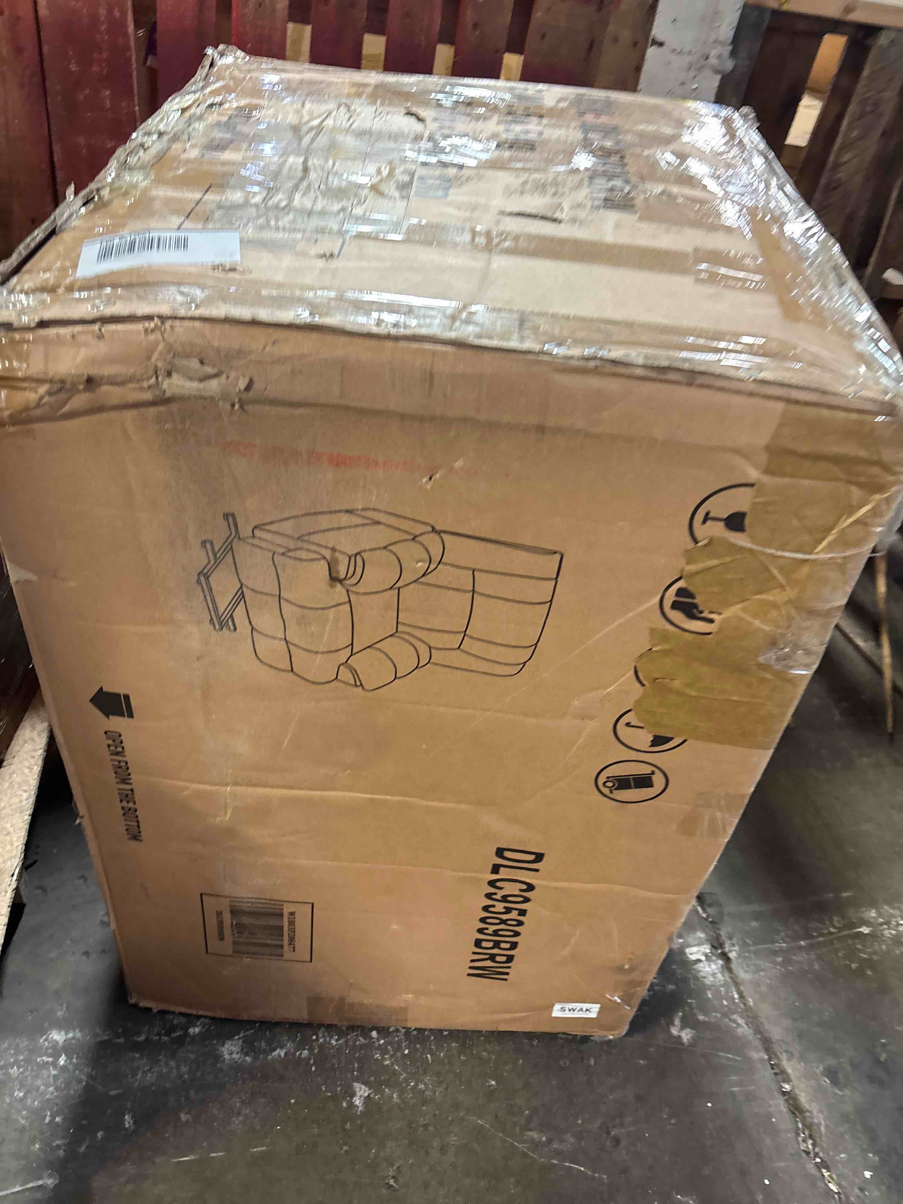 https://s3.amazonaws.com/lotting-images-prod/phillipi/PNK3530709_1751488148367.jpeg