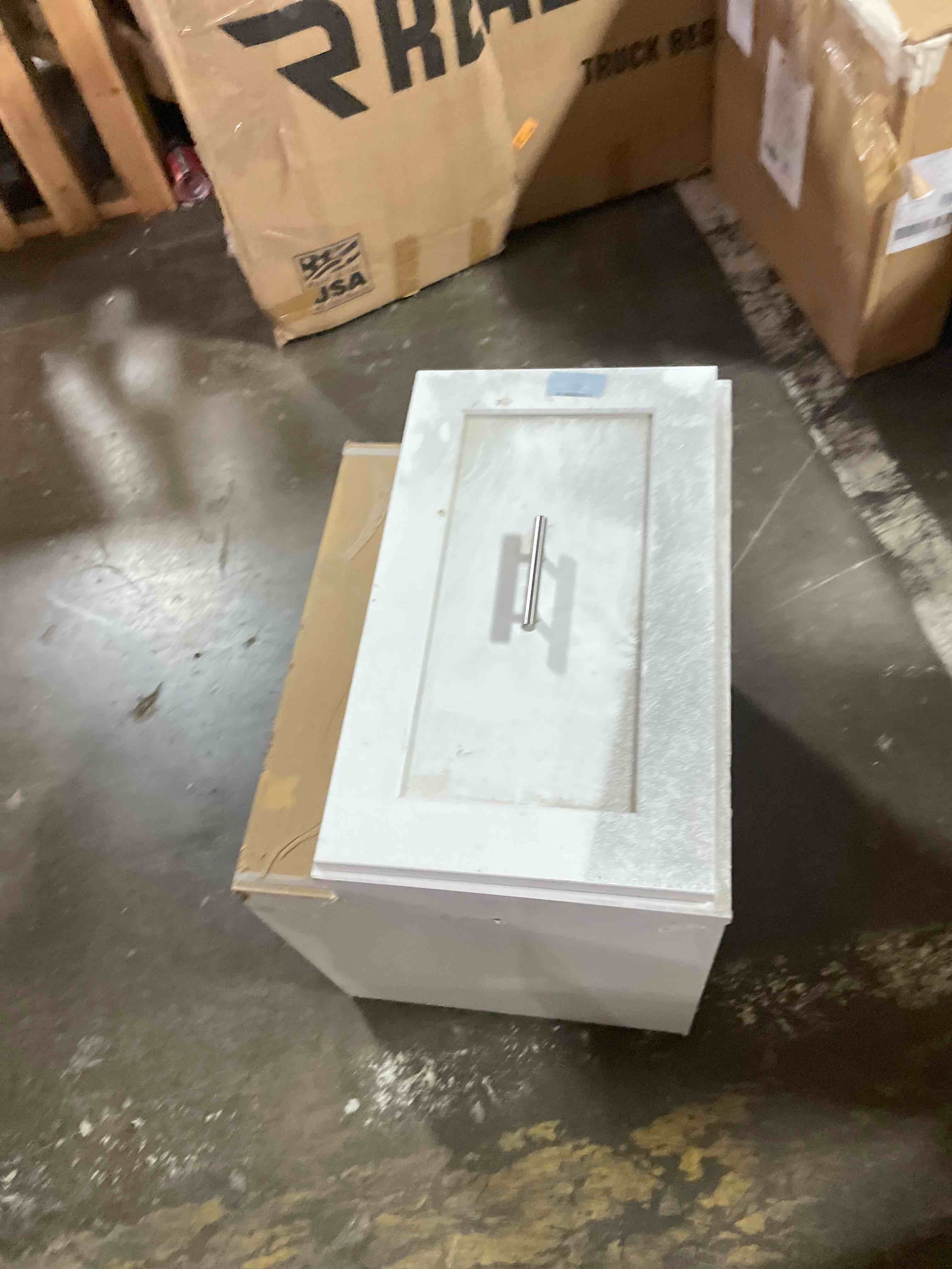 https://s3.amazonaws.com/lotting-images-prod/phillipi/PNK3531875_1755873556467.jpeg