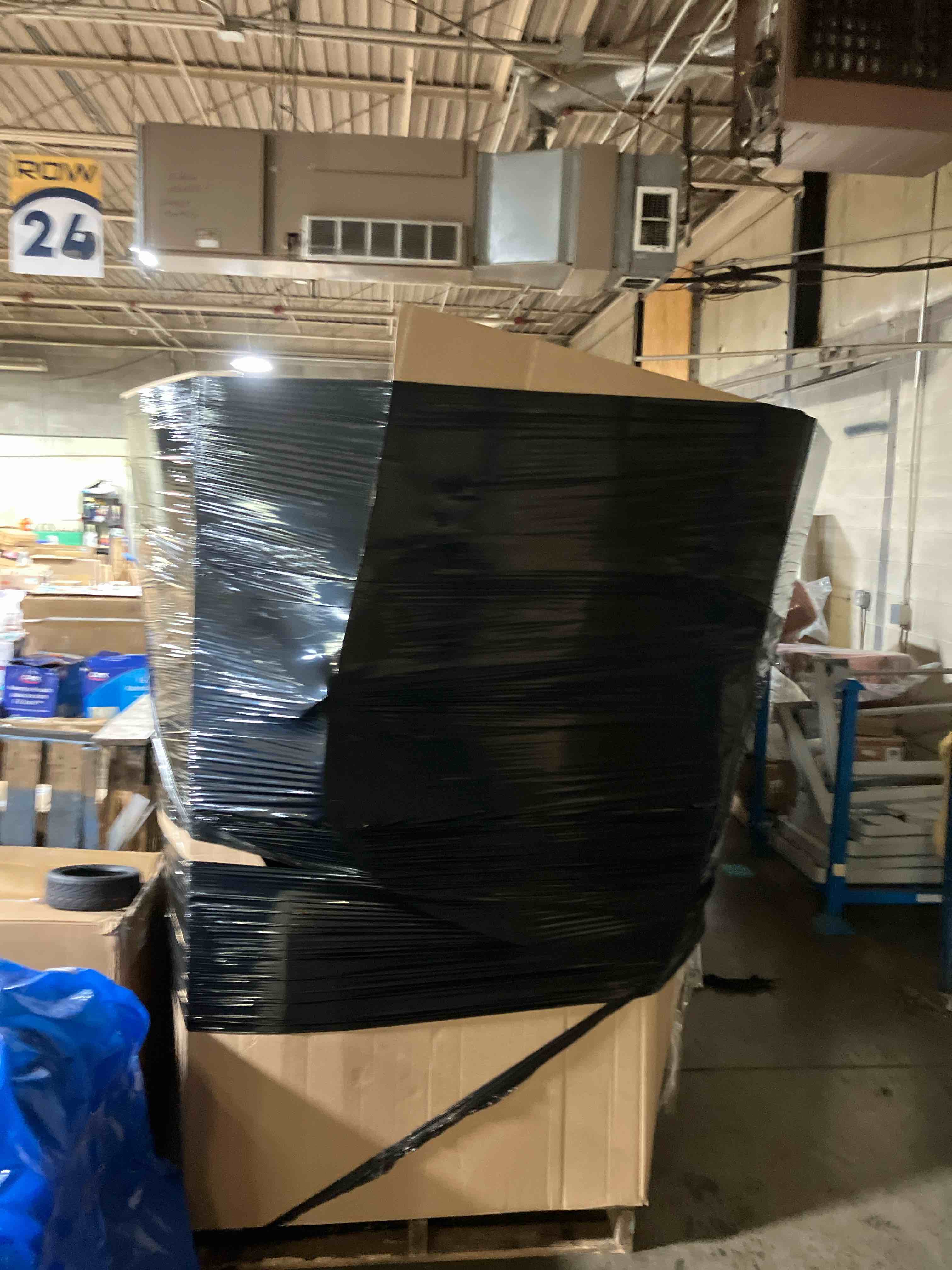 https://s3.amazonaws.com/lotting-images-prod/phillipi/PNK3532870_1752175716479.jpeg