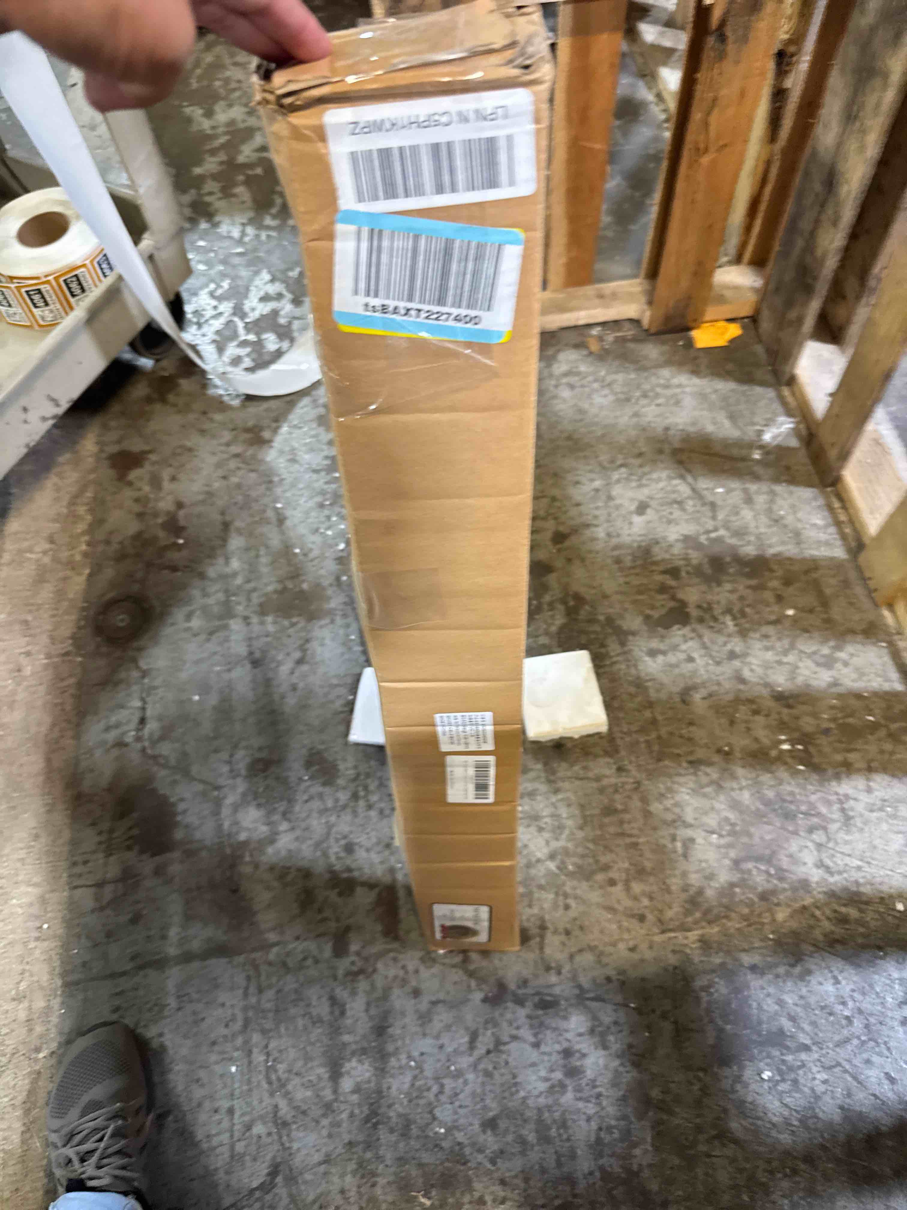 https://s3.amazonaws.com/lotting-images-prod/phillipi/PNK3533149_1752604680136.jpeg