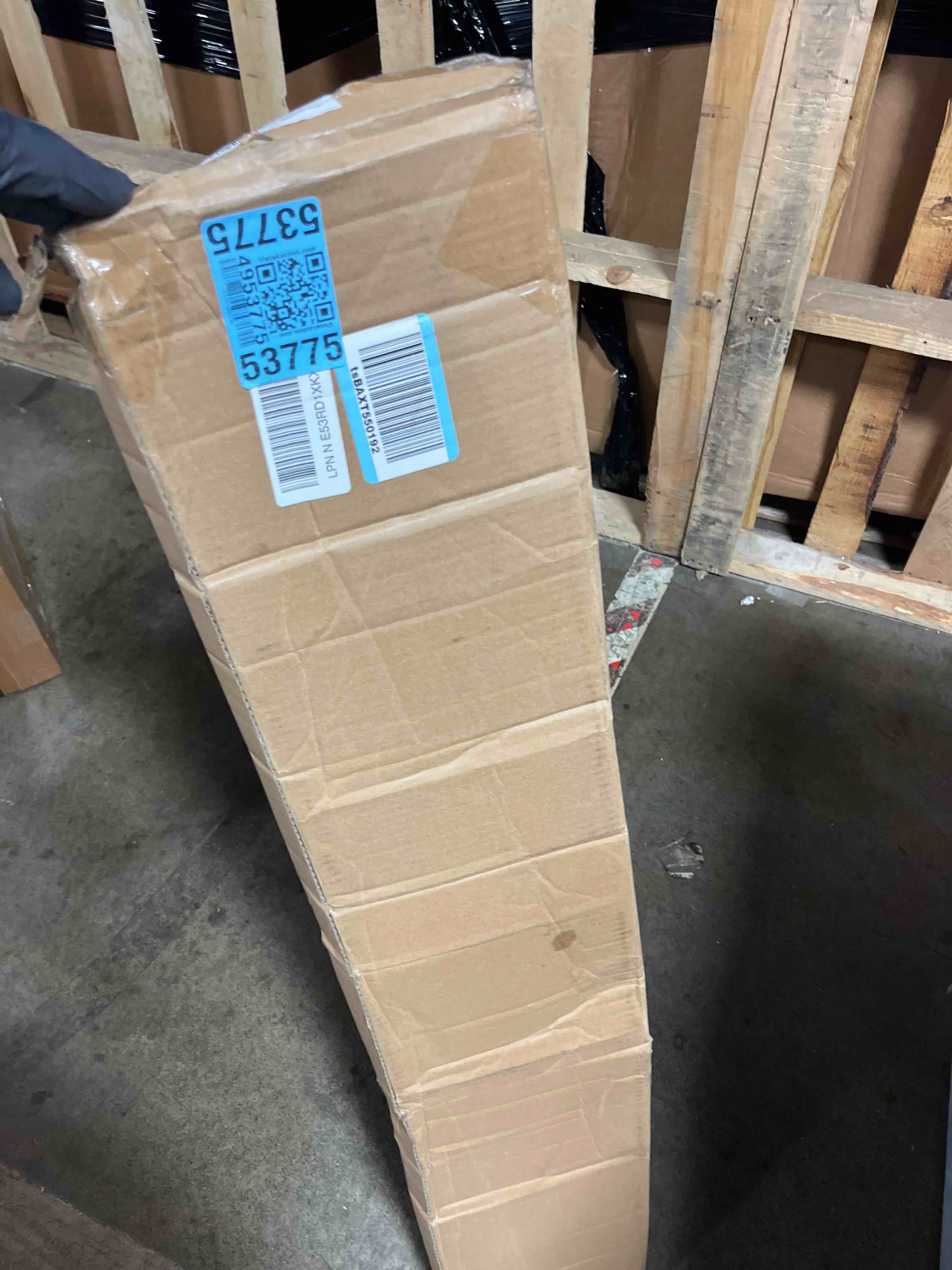 https://s3.amazonaws.com/lotting-images-prod/phillipi/PNK3533193_1752767850297.jpeg