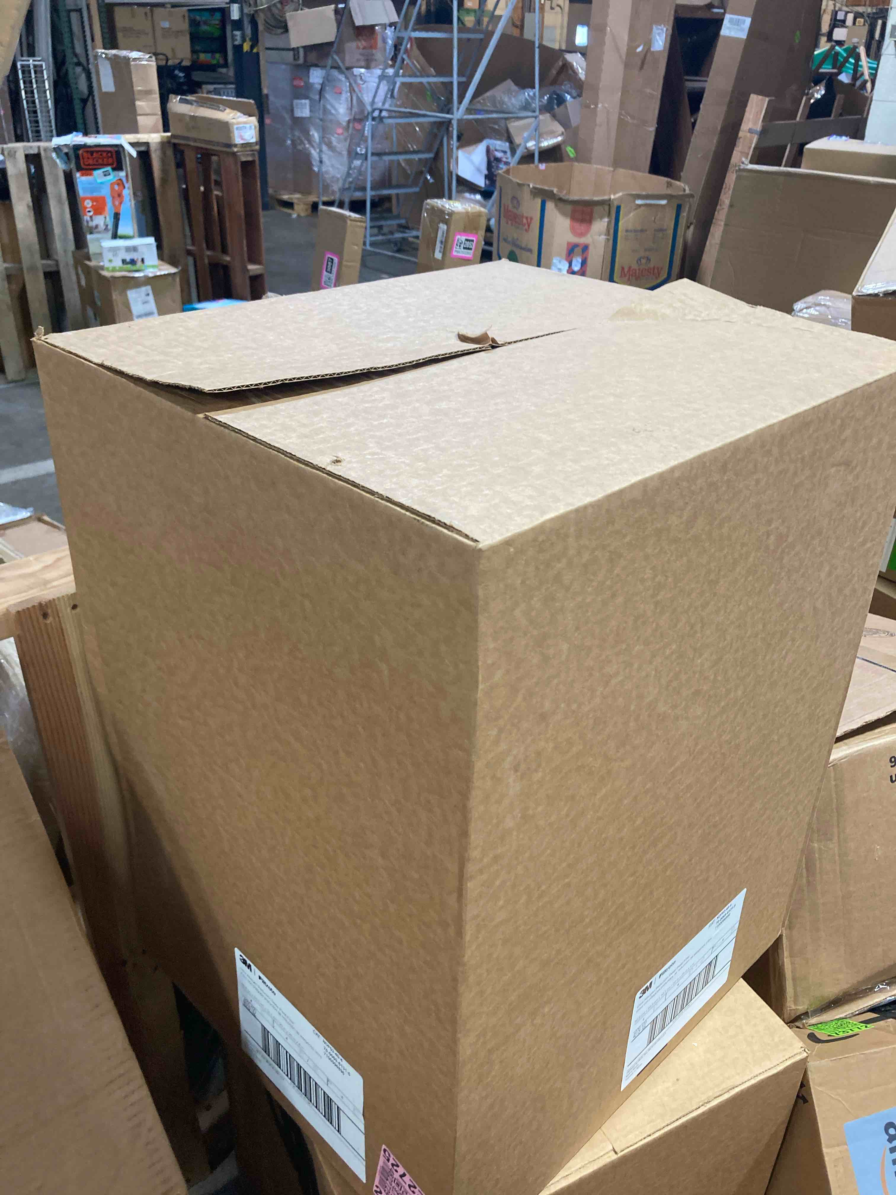 https://s3.amazonaws.com/lotting-images-prod/phillipi/PNK3533252_1752767980987.jpeg