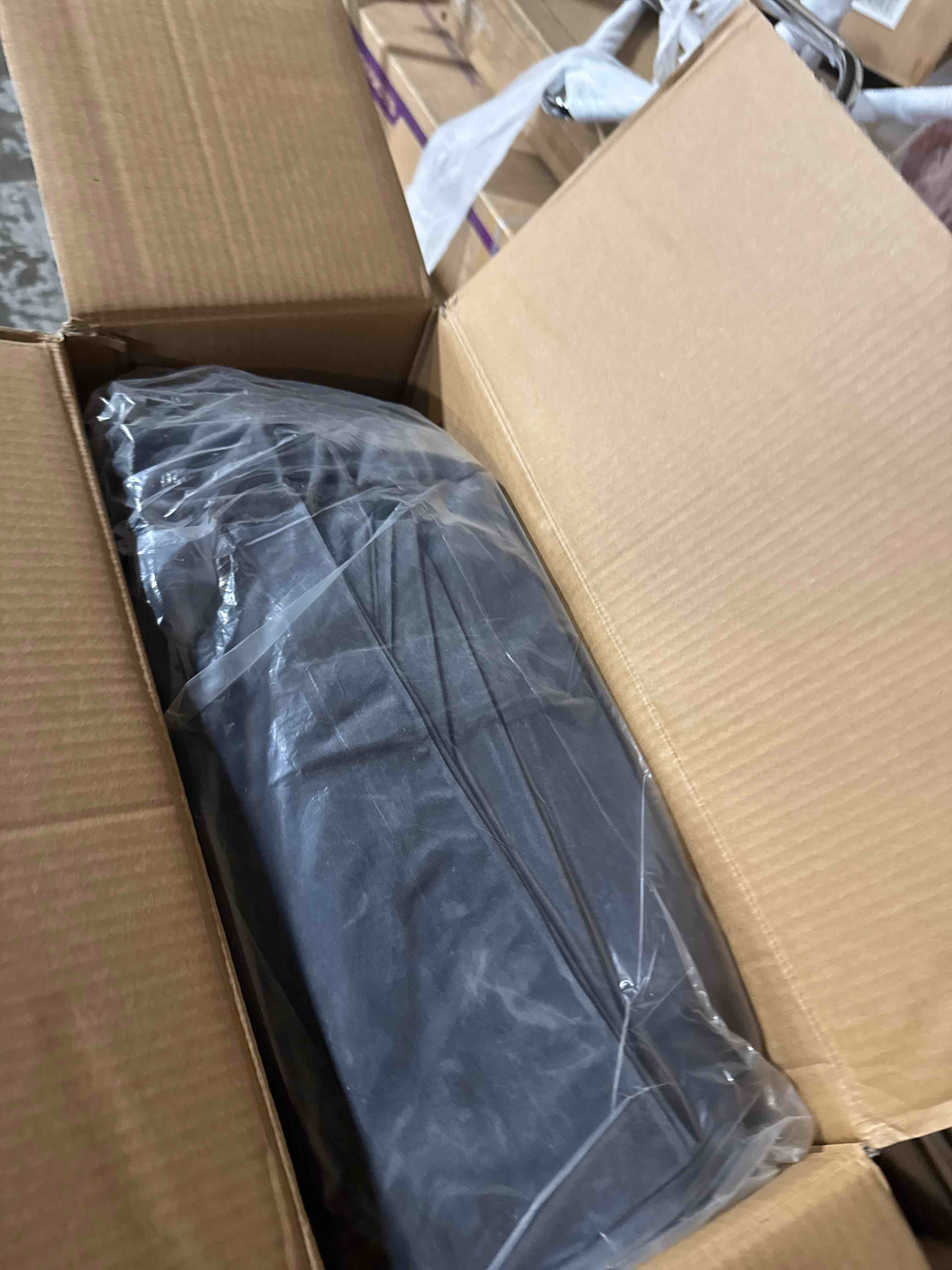 https://s3.amazonaws.com/lotting-images-prod/phillipi/PNK3533293_1752855099003.jpeg
