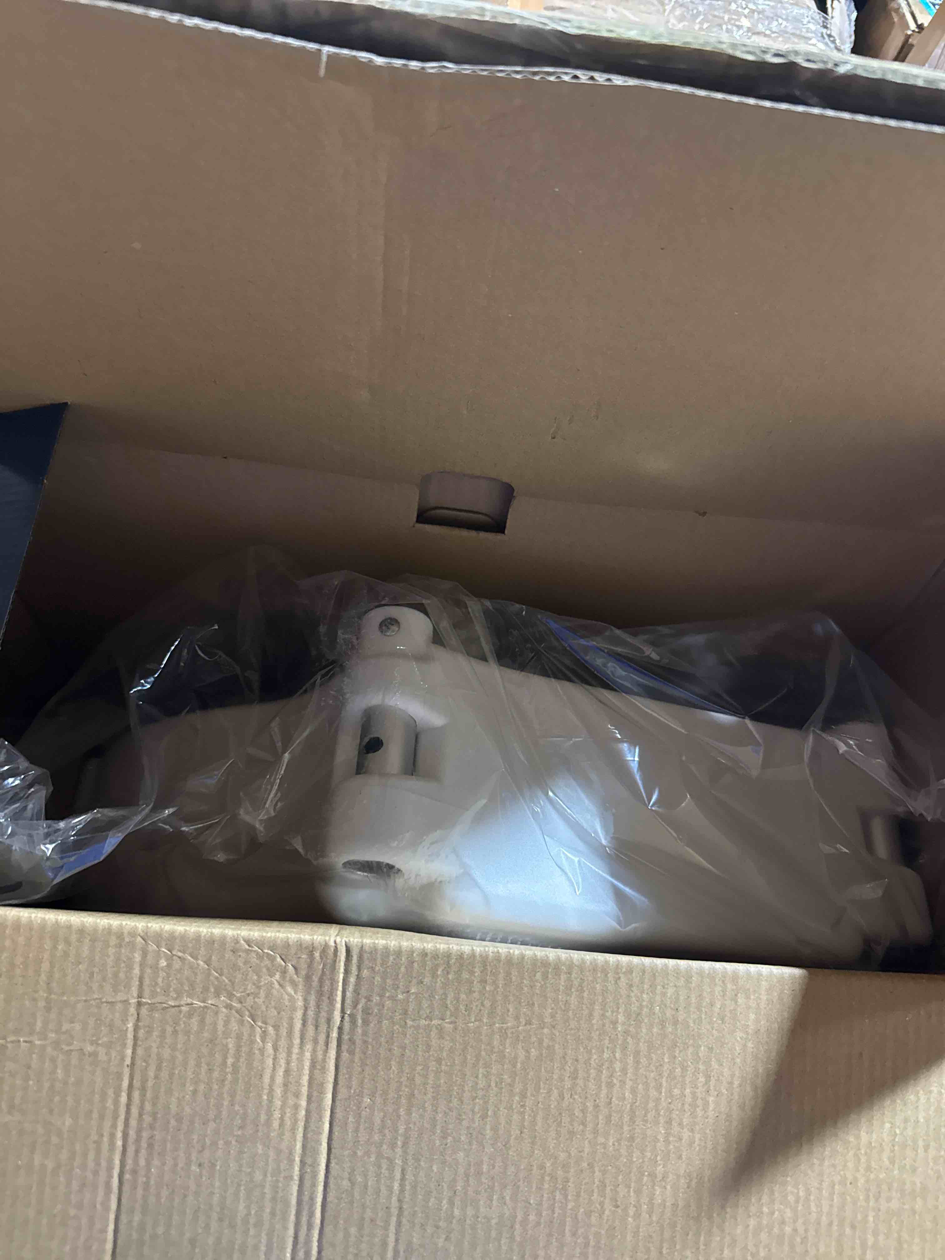 https://s3.amazonaws.com/lotting-images-prod/phillipi/PNK3533306_1752857349415.jpeg
