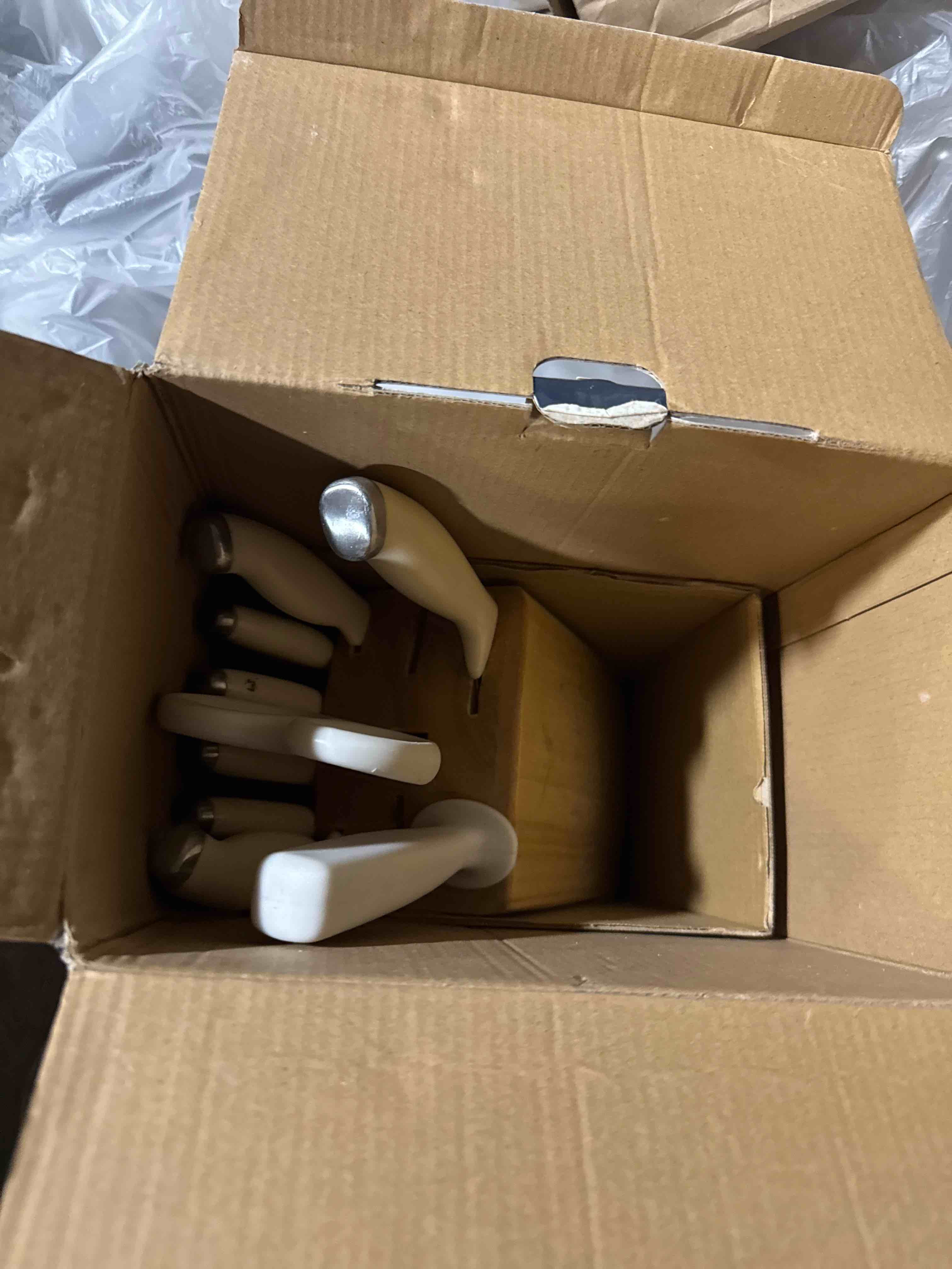 https://s3.amazonaws.com/lotting-images-prod/phillipi/PNK3533309_1752857632217.jpeg