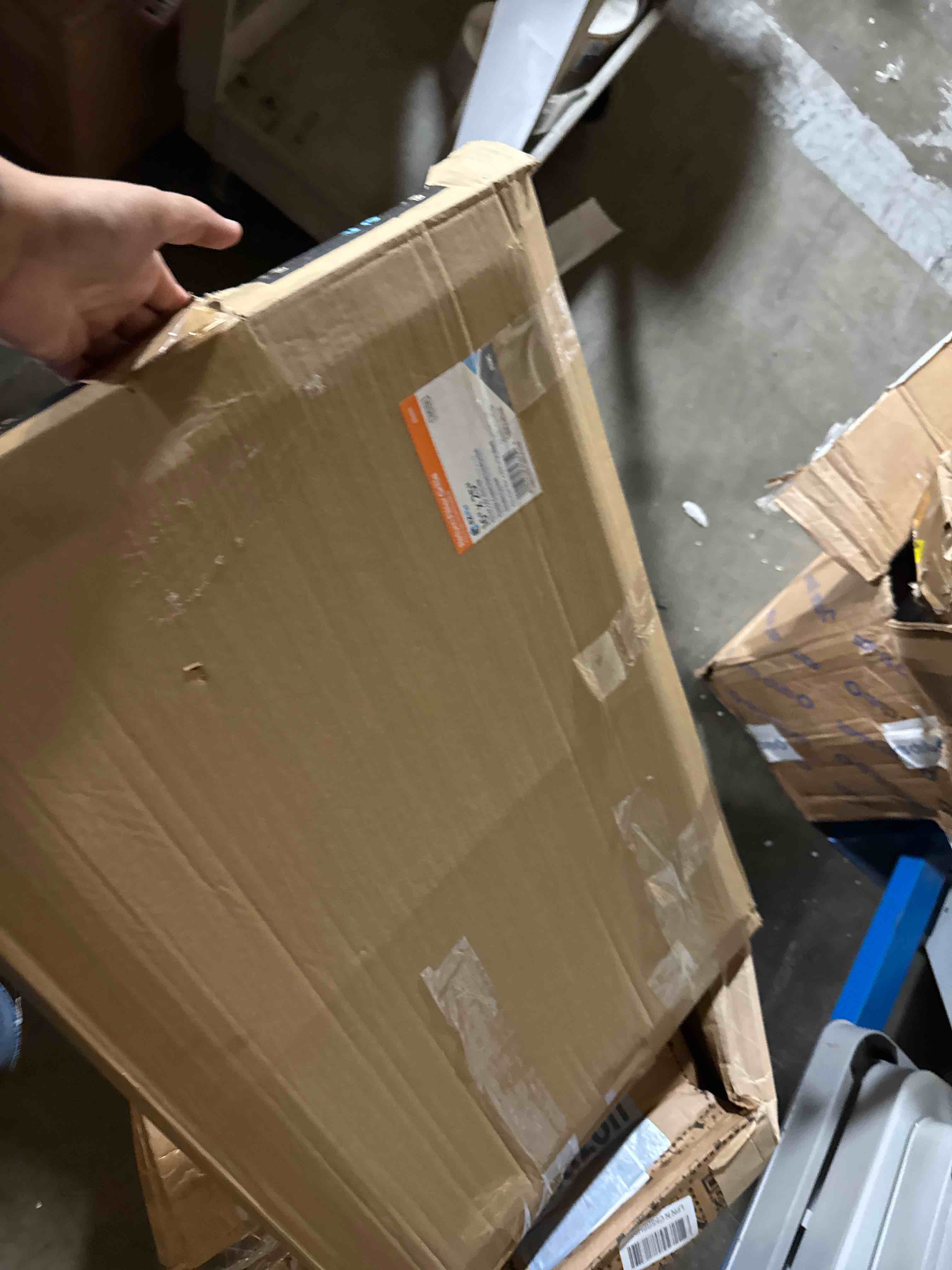 https://s3.amazonaws.com/lotting-images-prod/phillipi/PNK3533314_1752859939021.jpeg
