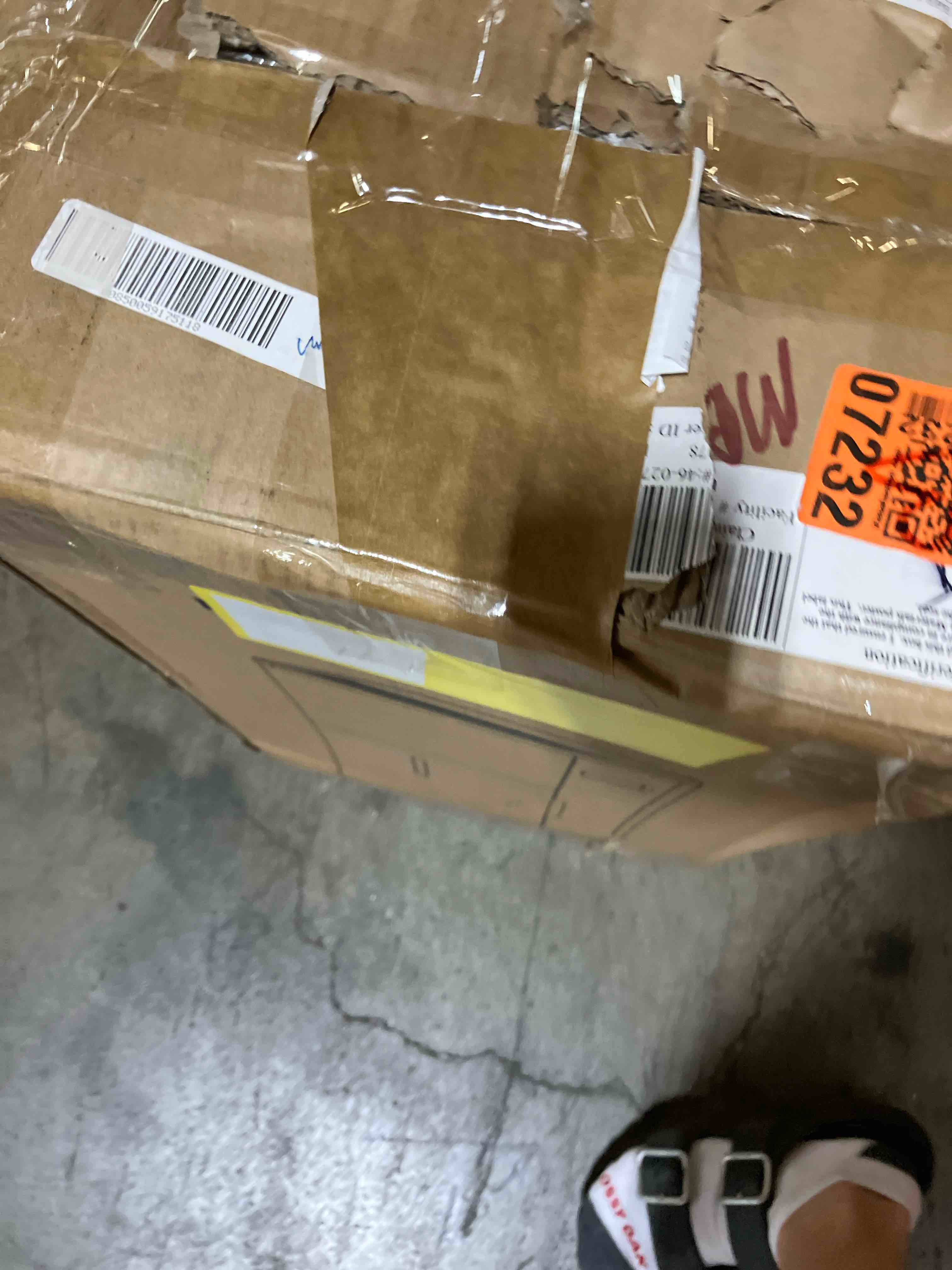 https://s3.amazonaws.com/lotting-images-prod/phillipi/PNK3533369_1753114156561.jpeg