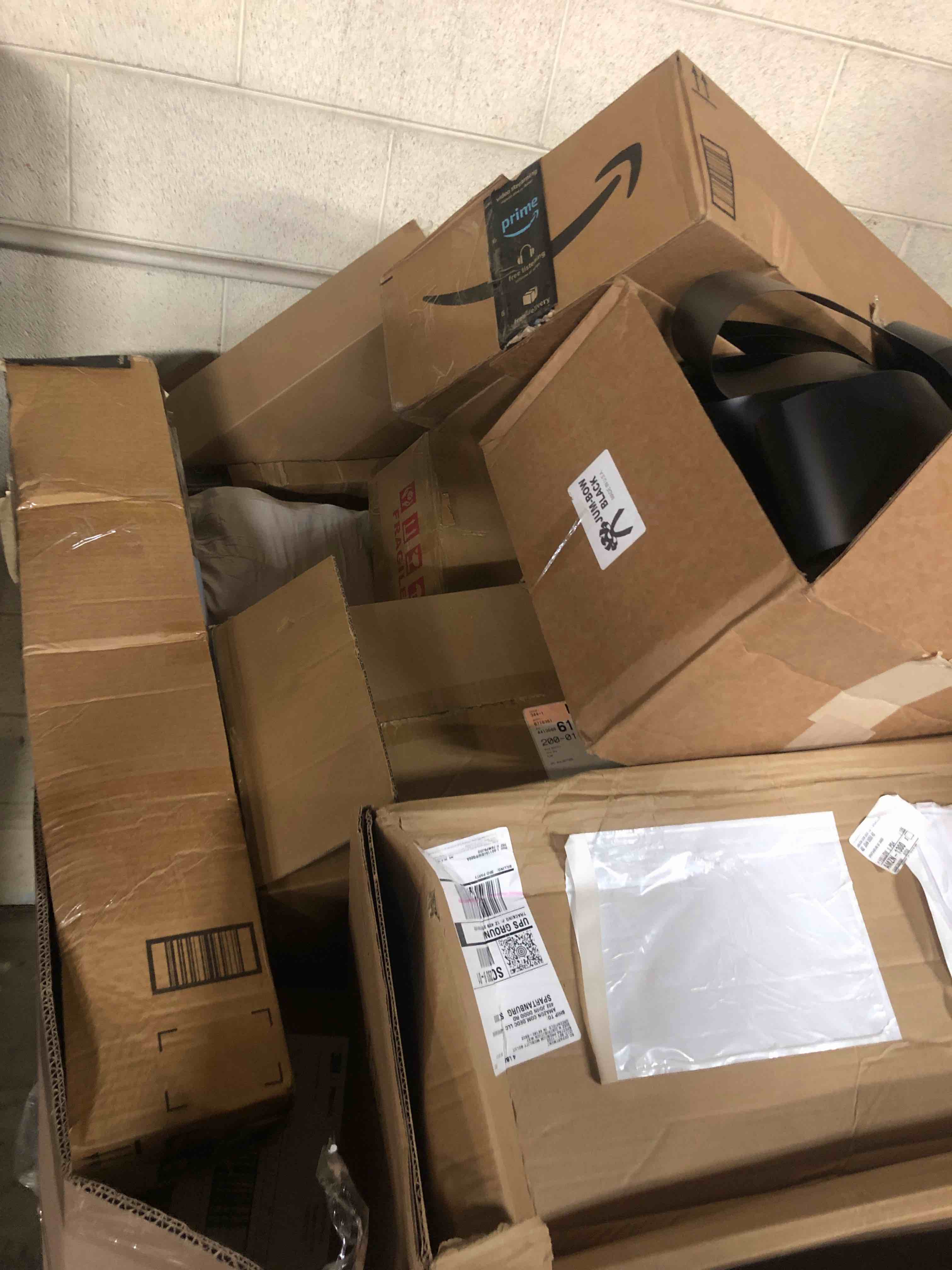https://s3.amazonaws.com/lotting-images-prod/phillipi/PNK3533407_1753115467427.jpeg