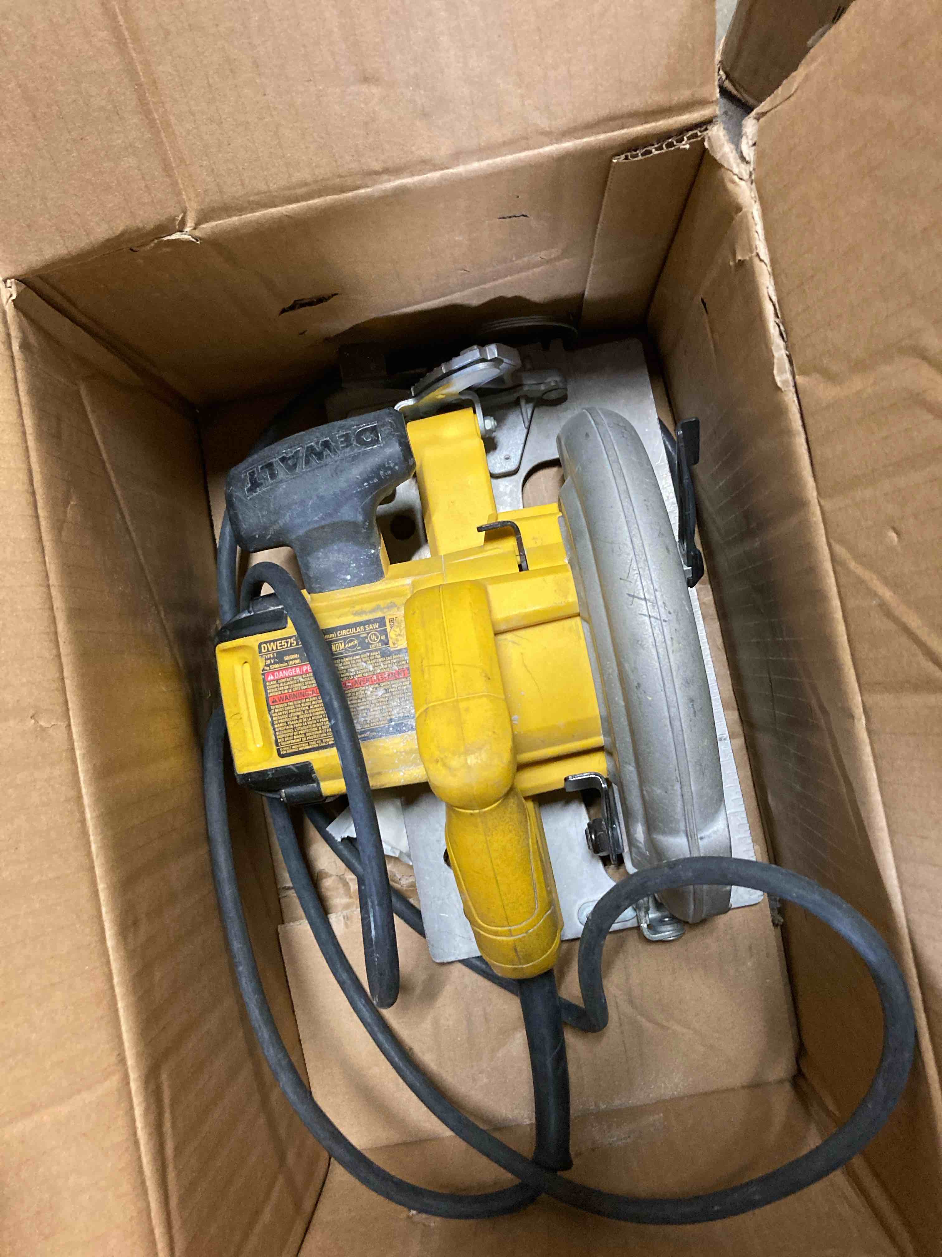 https://s3.amazonaws.com/lotting-images-prod/phillipi/PNK3533738_1753720712315.jpeg