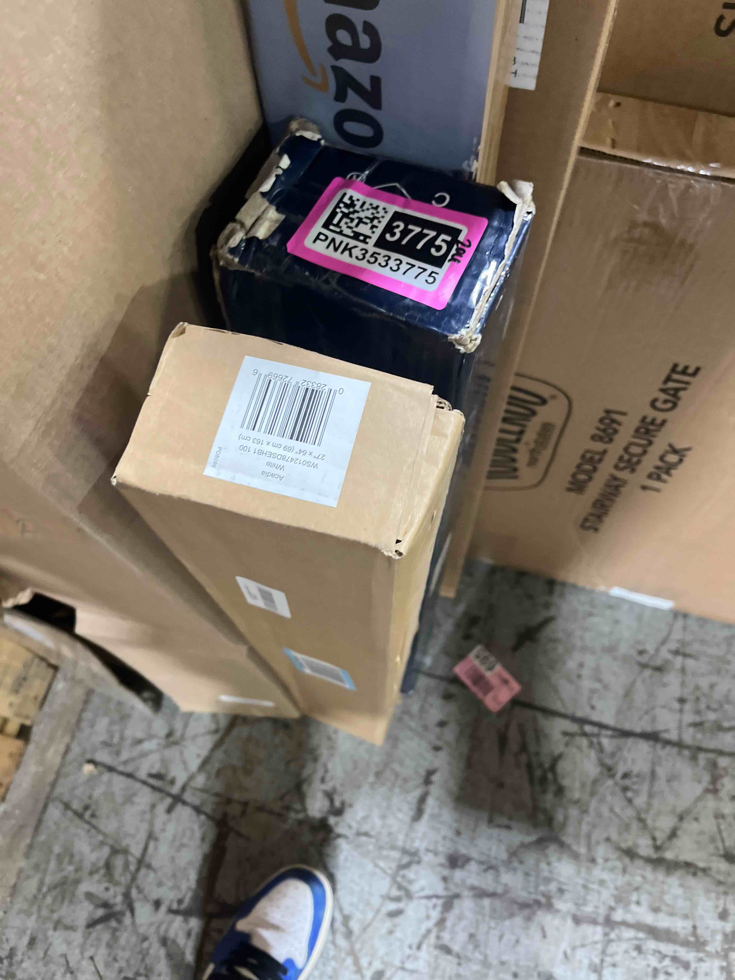 https://s3.amazonaws.com/lotting-images-prod/phillipi/PNK3533776_1753814155488.jpeg