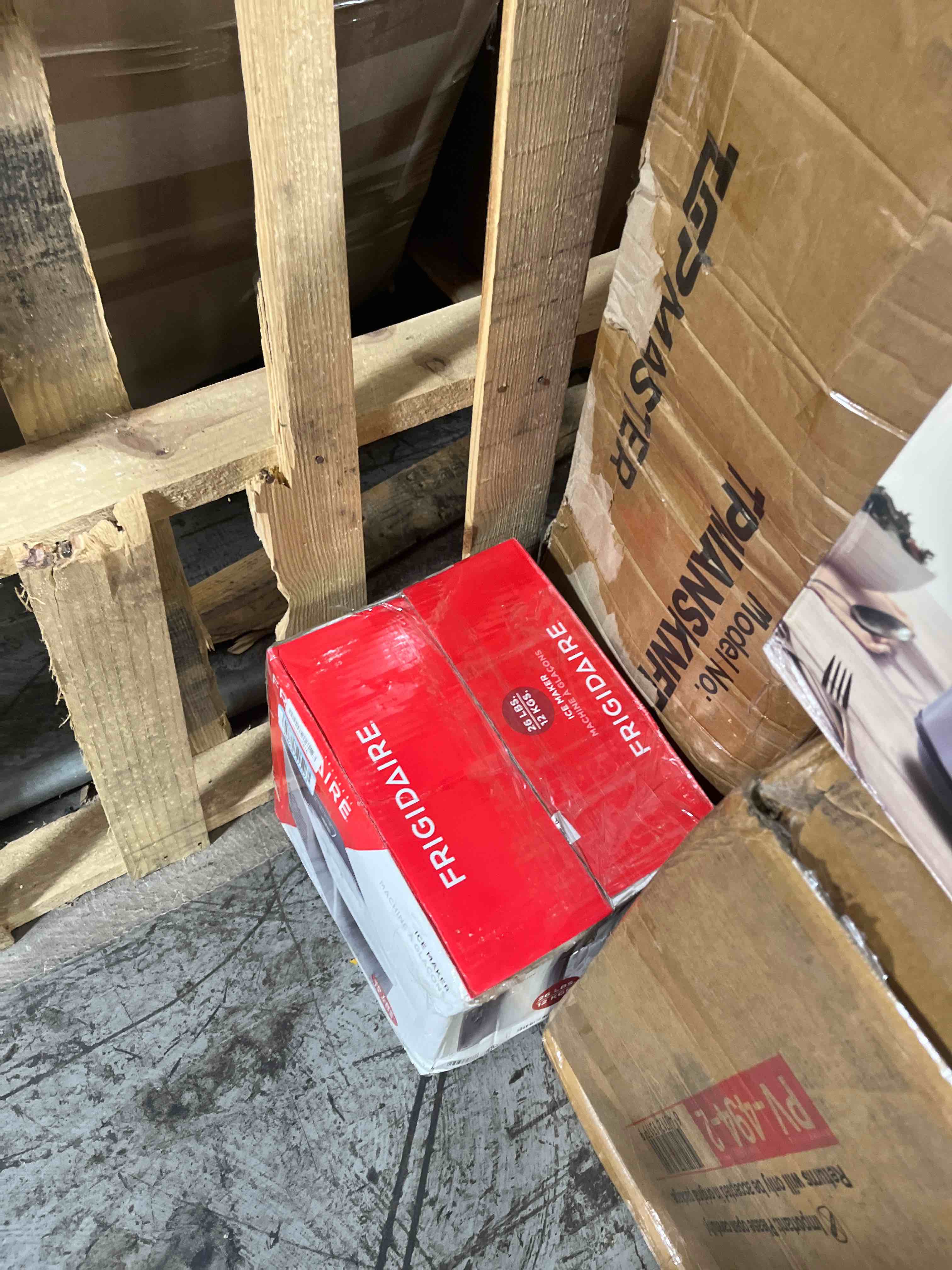 https://s3.amazonaws.com/lotting-images-prod/phillipi/PNK3533792_1753816592184.jpeg