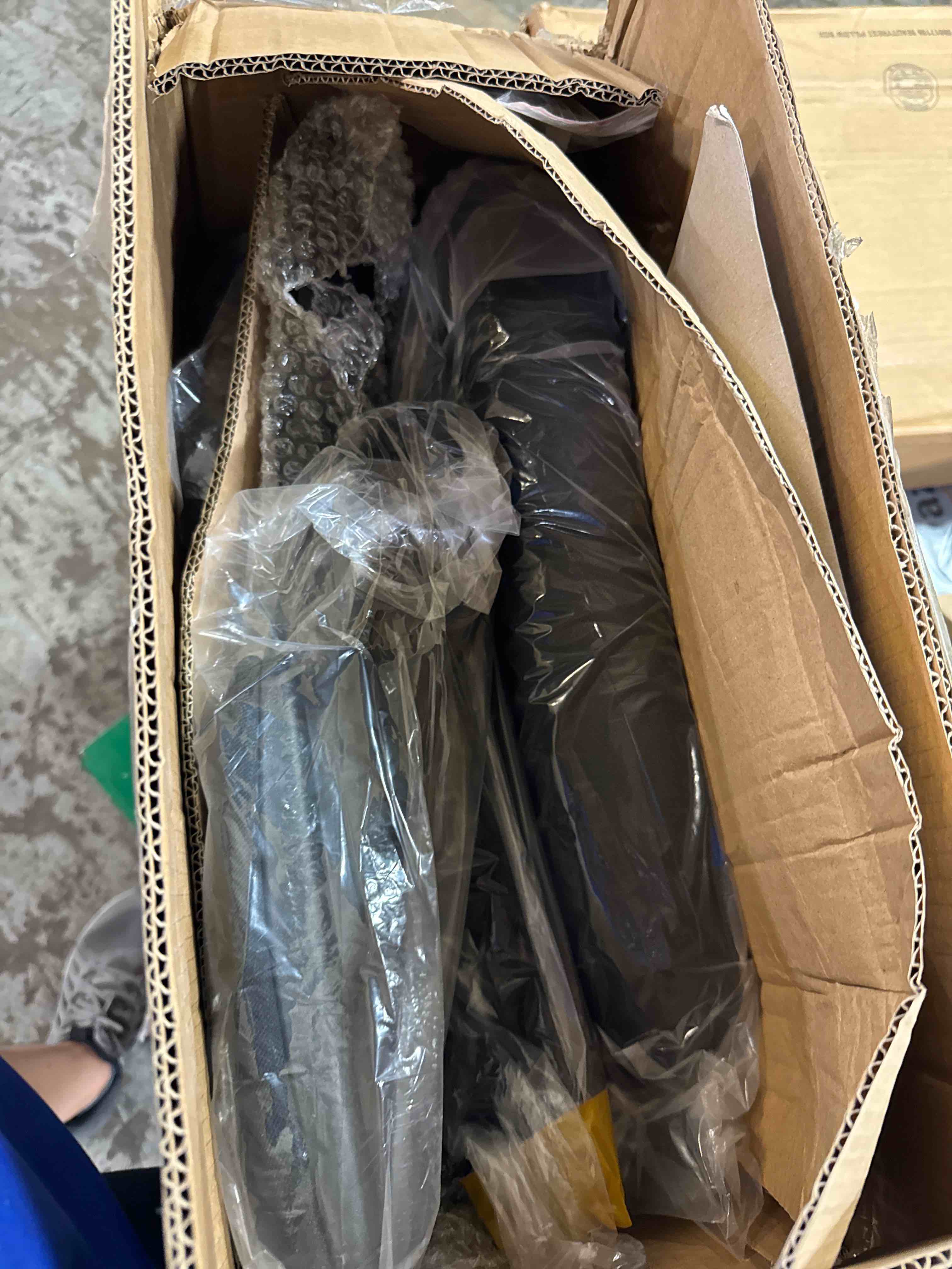 https://s3.amazonaws.com/lotting-images-prod/phillipi/PNK3533832_1753969986403.jpeg