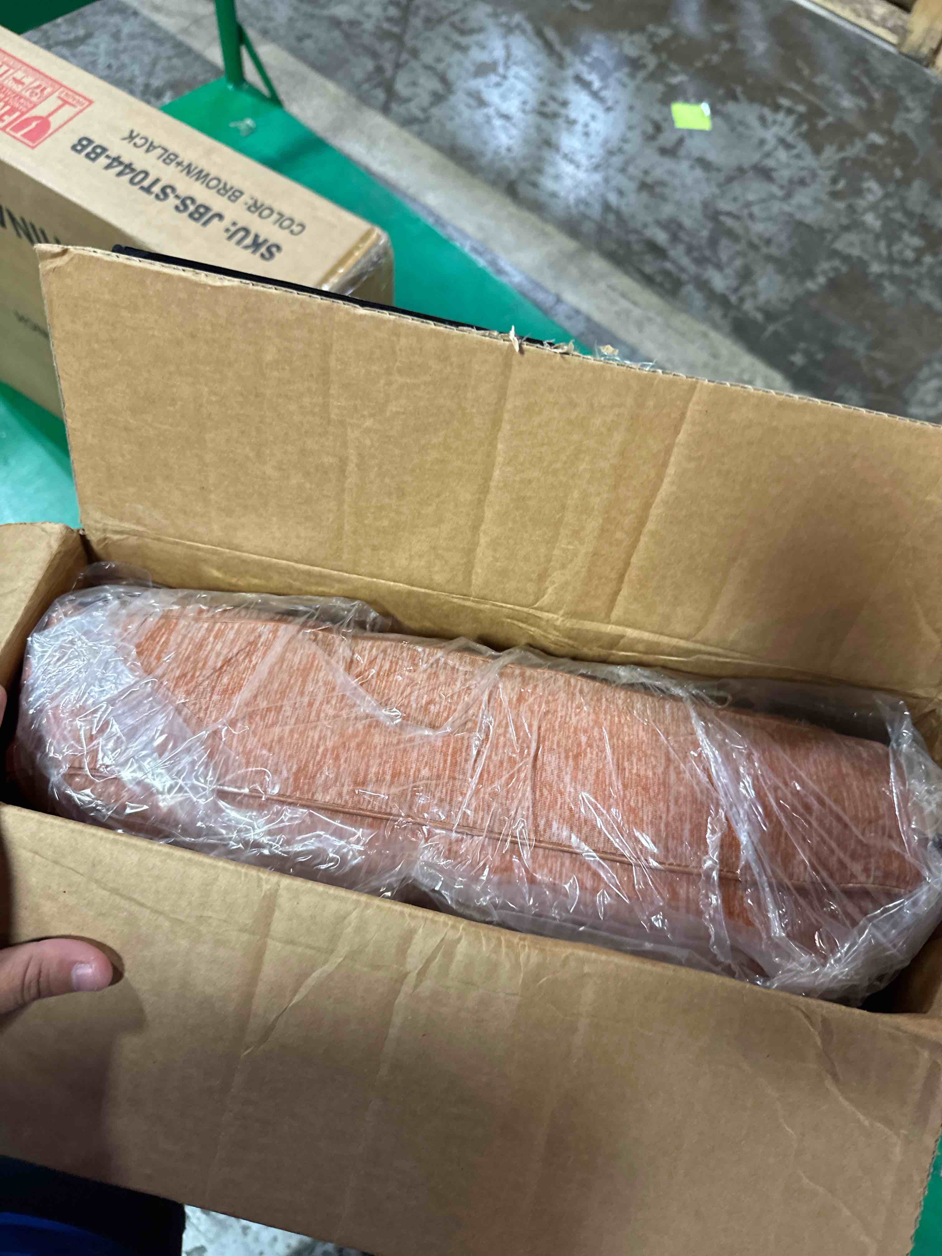 https://s3.amazonaws.com/lotting-images-prod/phillipi/PNK3533835_1753970252598.jpeg
