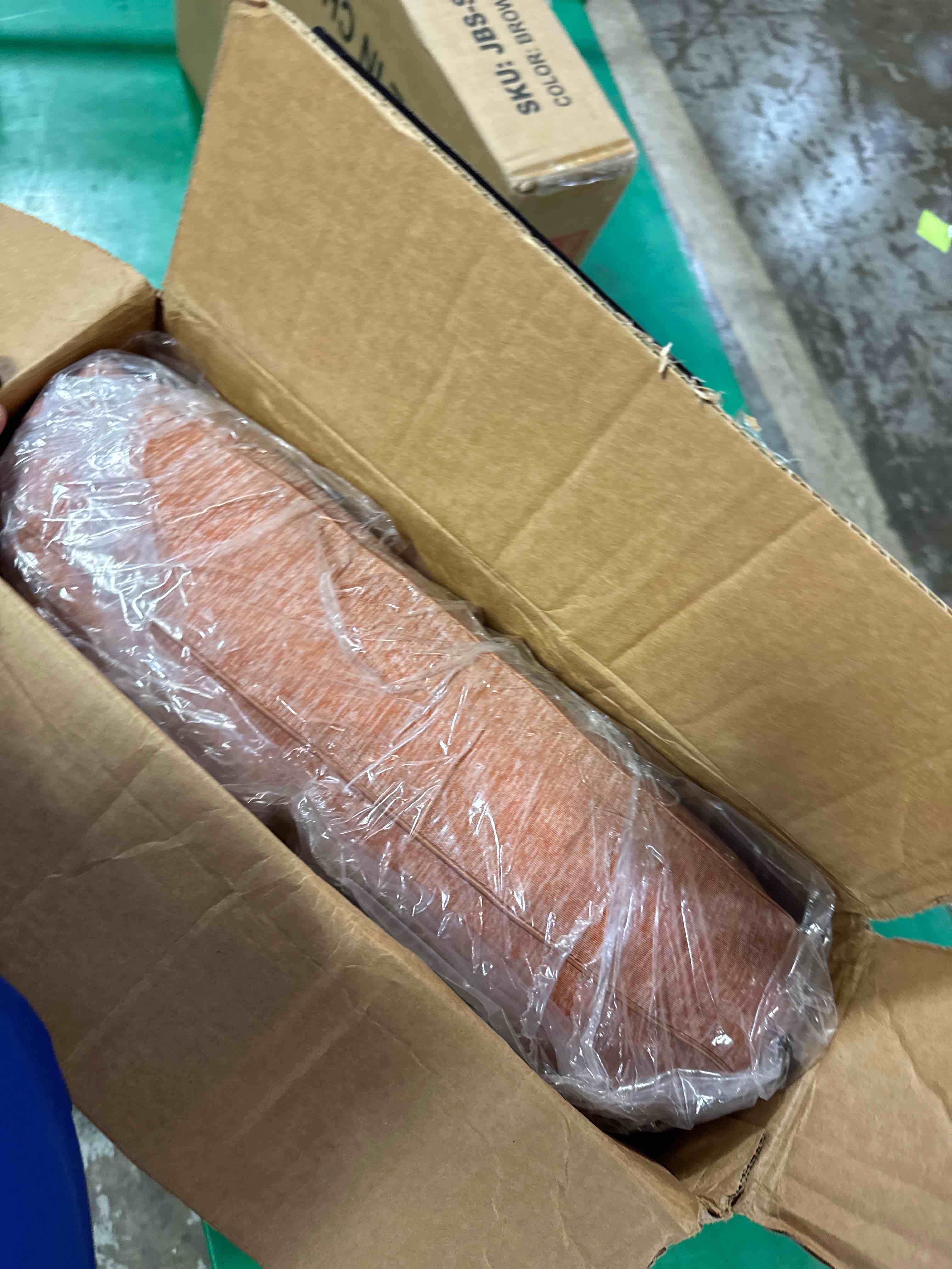 https://s3.amazonaws.com/lotting-images-prod/phillipi/PNK3533835_1753970253459.jpeg