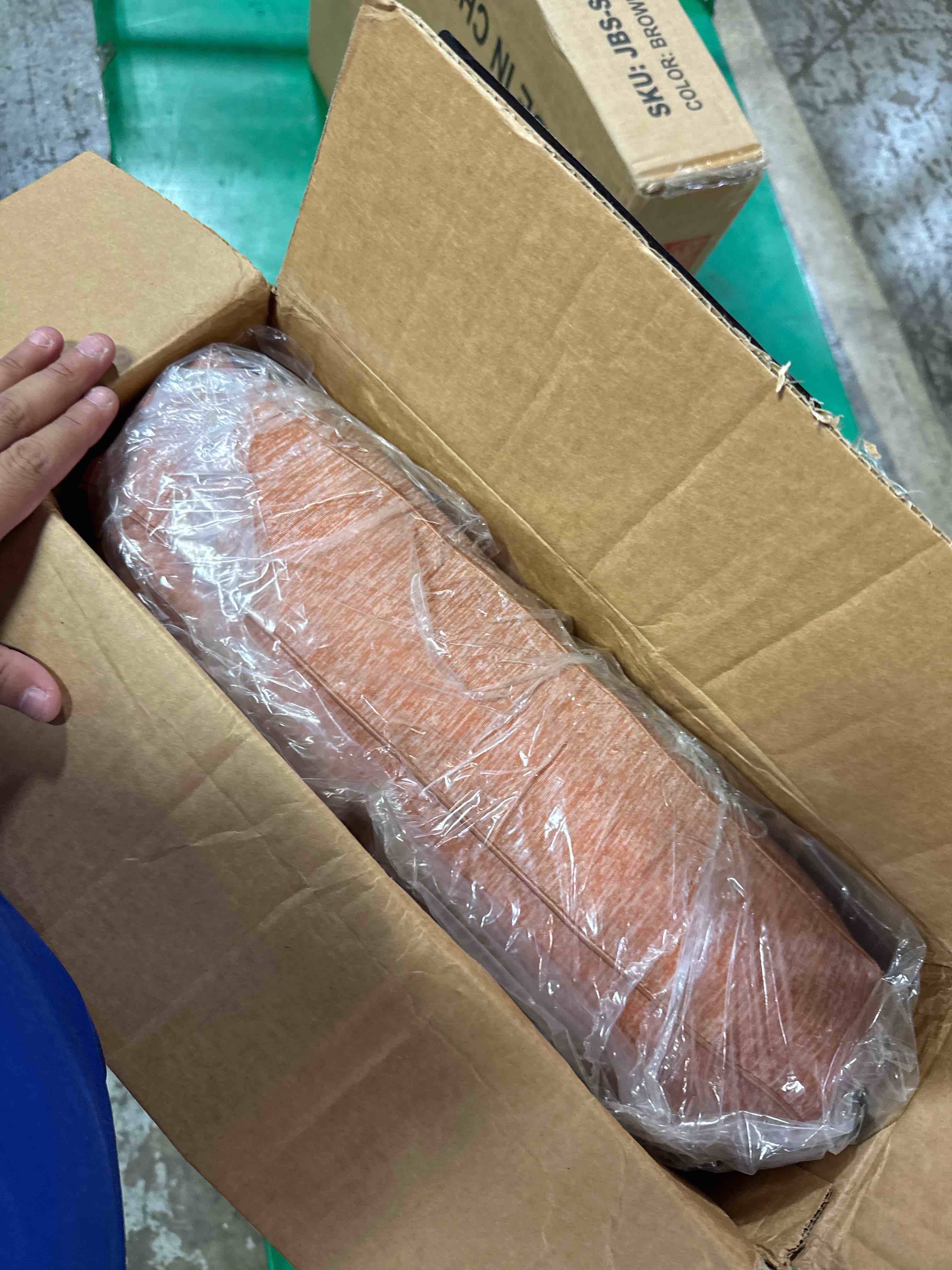 https://s3.amazonaws.com/lotting-images-prod/phillipi/PNK3533835_1753970254279.jpeg