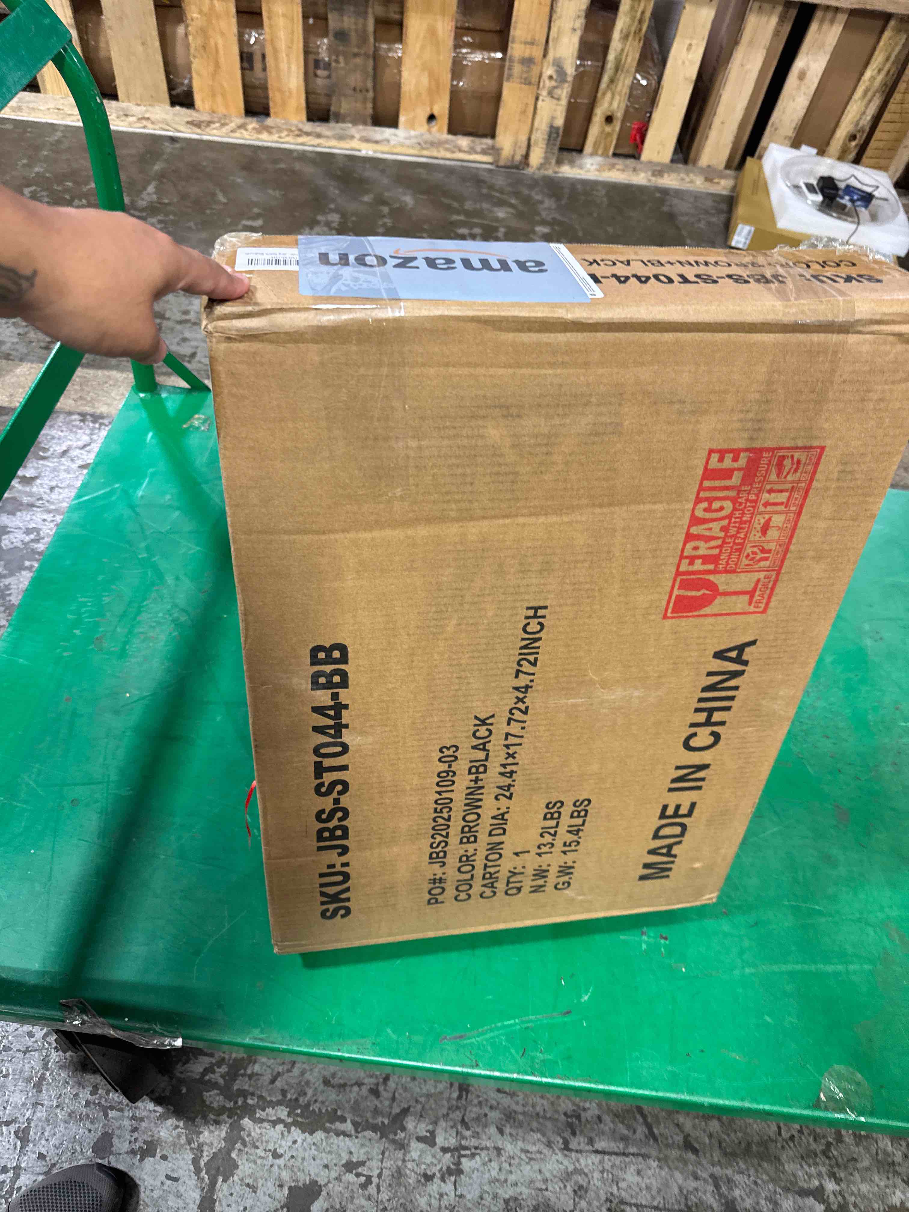 https://s3.amazonaws.com/lotting-images-prod/phillipi/PNK3533836_1753970484176.jpeg