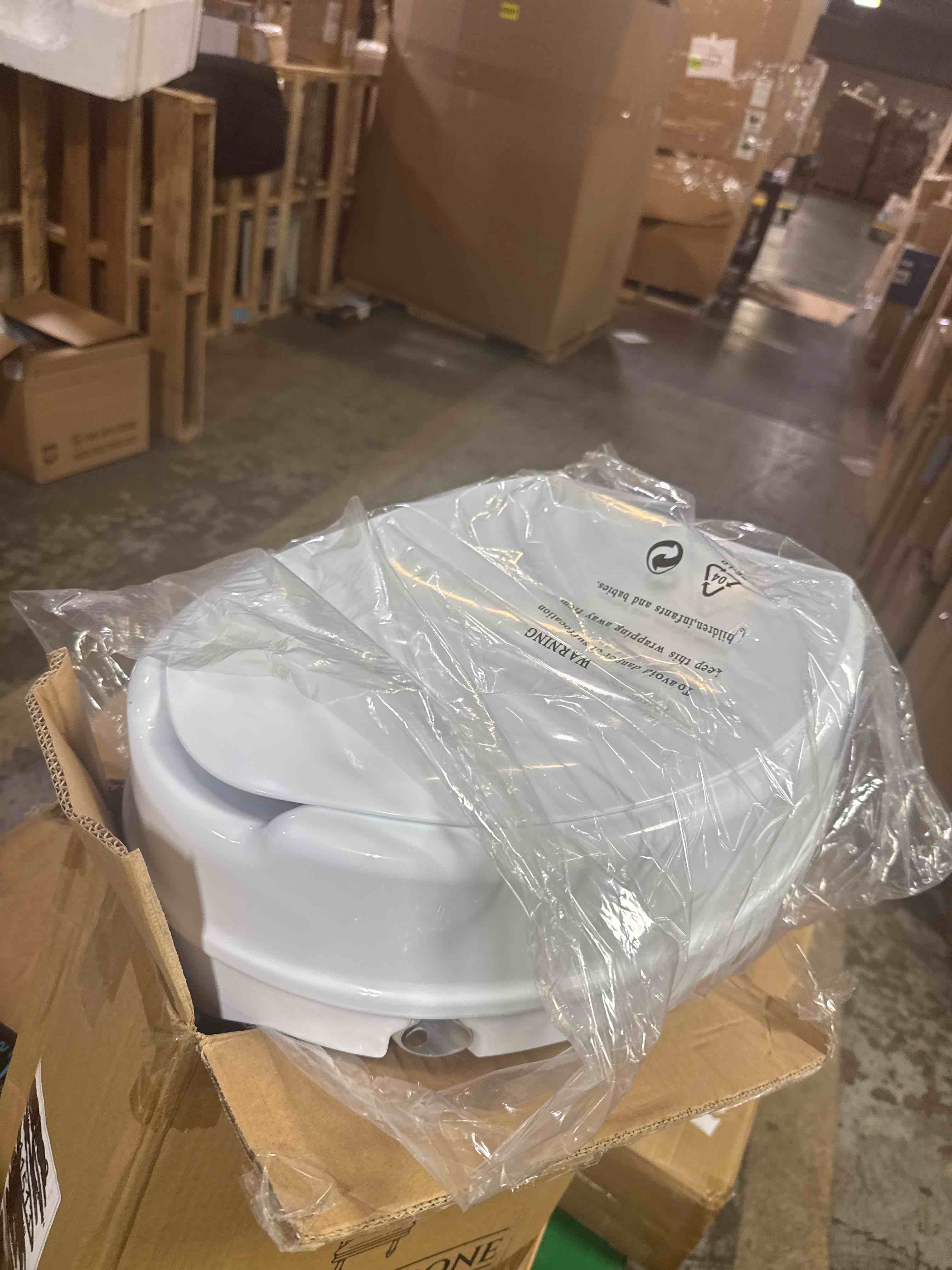 https://s3.amazonaws.com/lotting-images-prod/phillipi/PNK3533861_1753975980216.jpeg