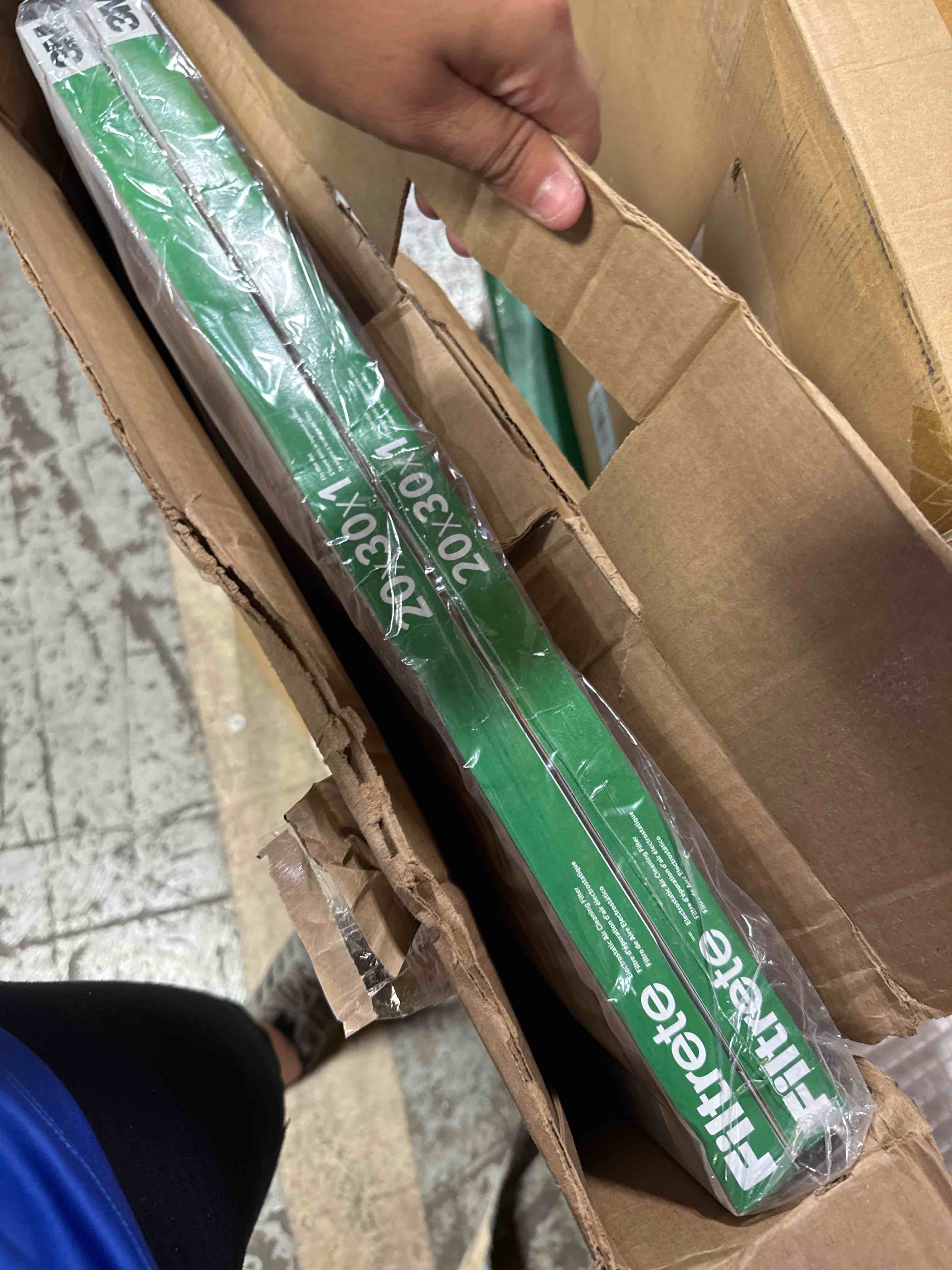 https://s3.amazonaws.com/lotting-images-prod/phillipi/PNK3533869_1753977801298.jpeg
